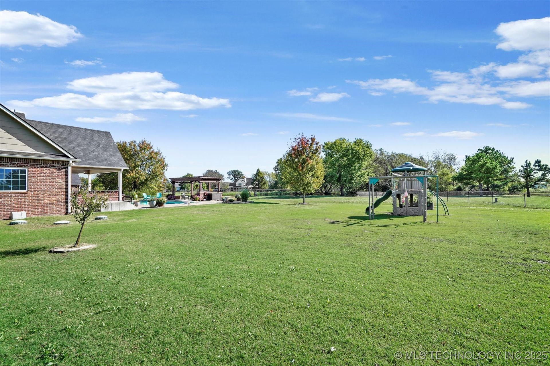 2406 E Fairfield Court Property Photo 40