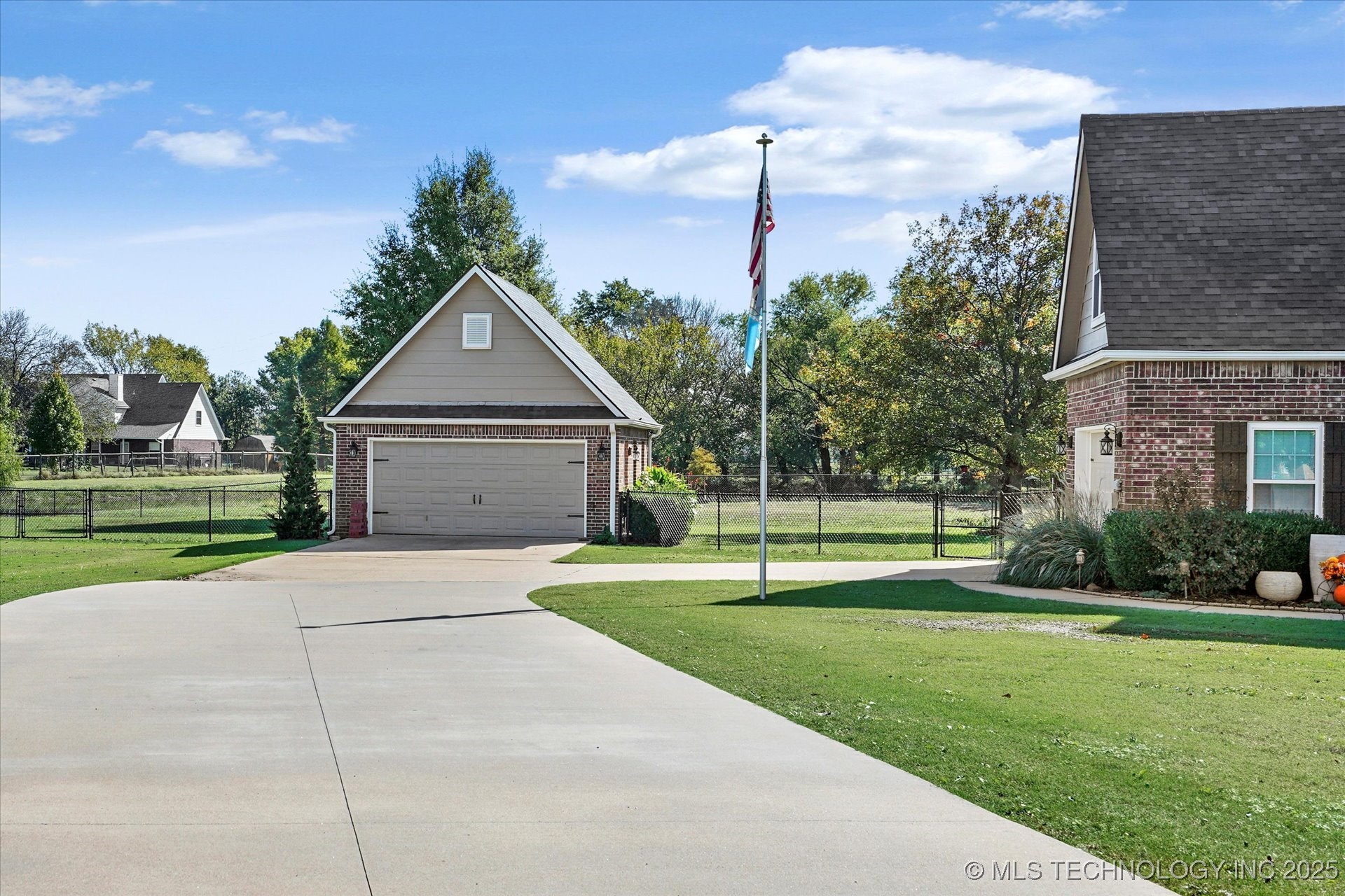 2406 E Fairfield Court Property Photo 43