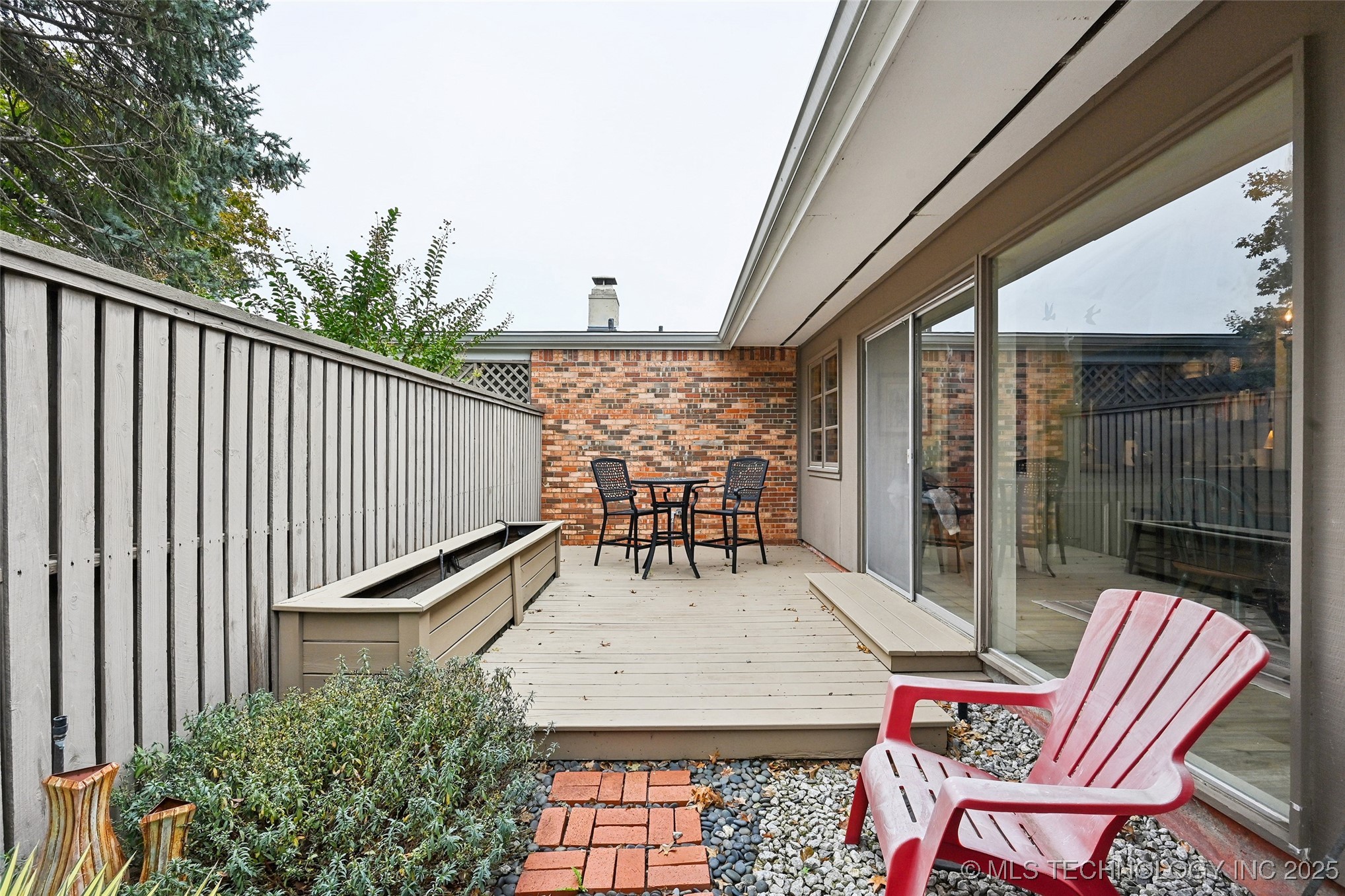 2112 E 60th Street J6 Property Photo 10