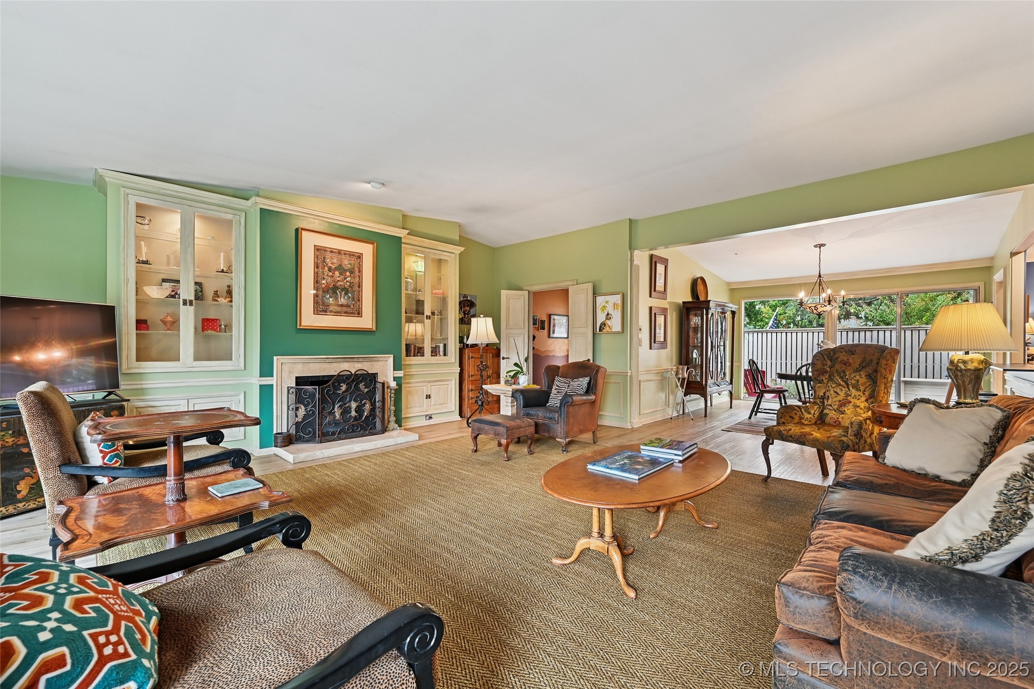 2112 E 60th Street J6 Property Photo 17