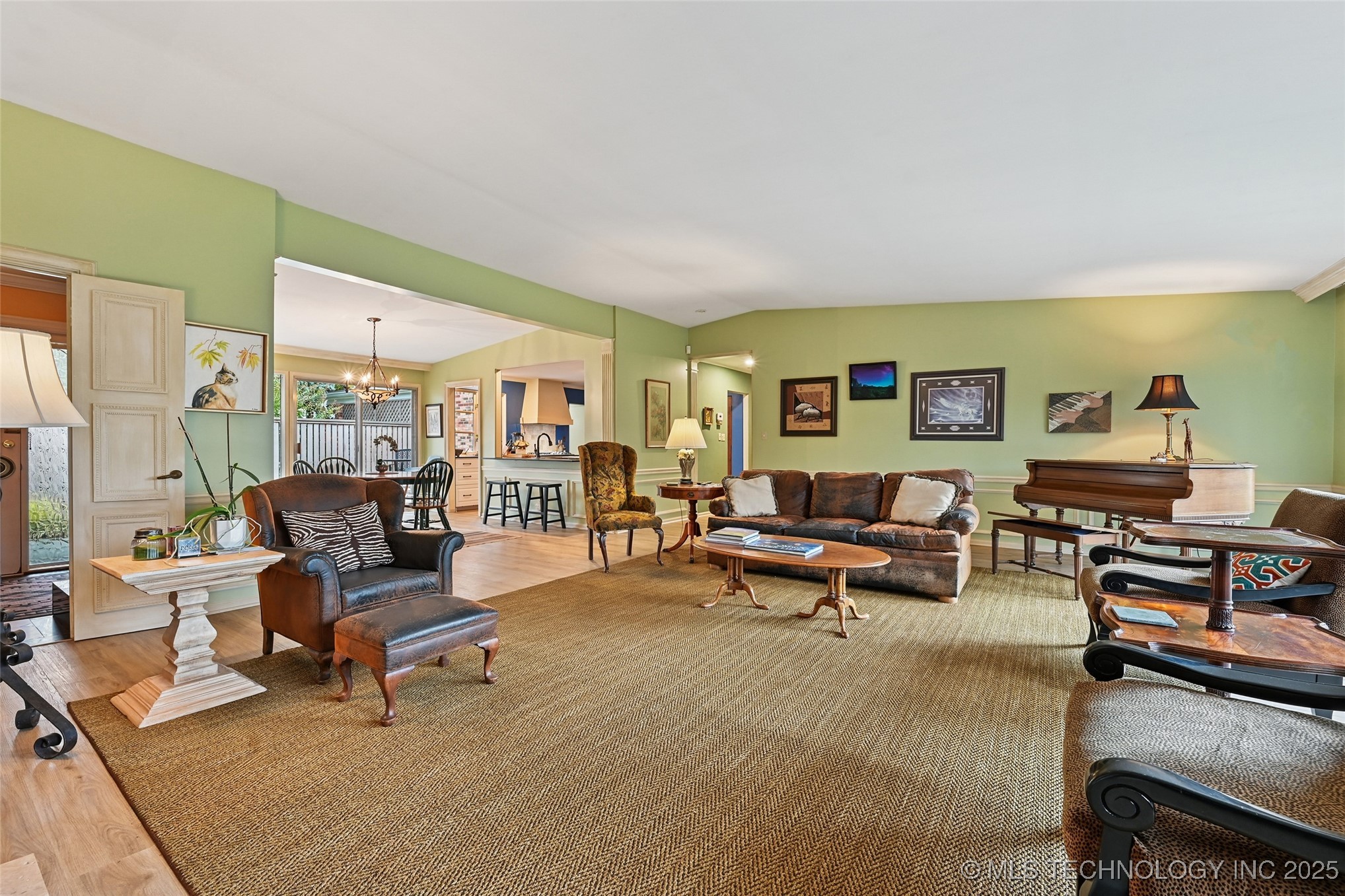 2112 E 60th Street J6 Property Photo 18