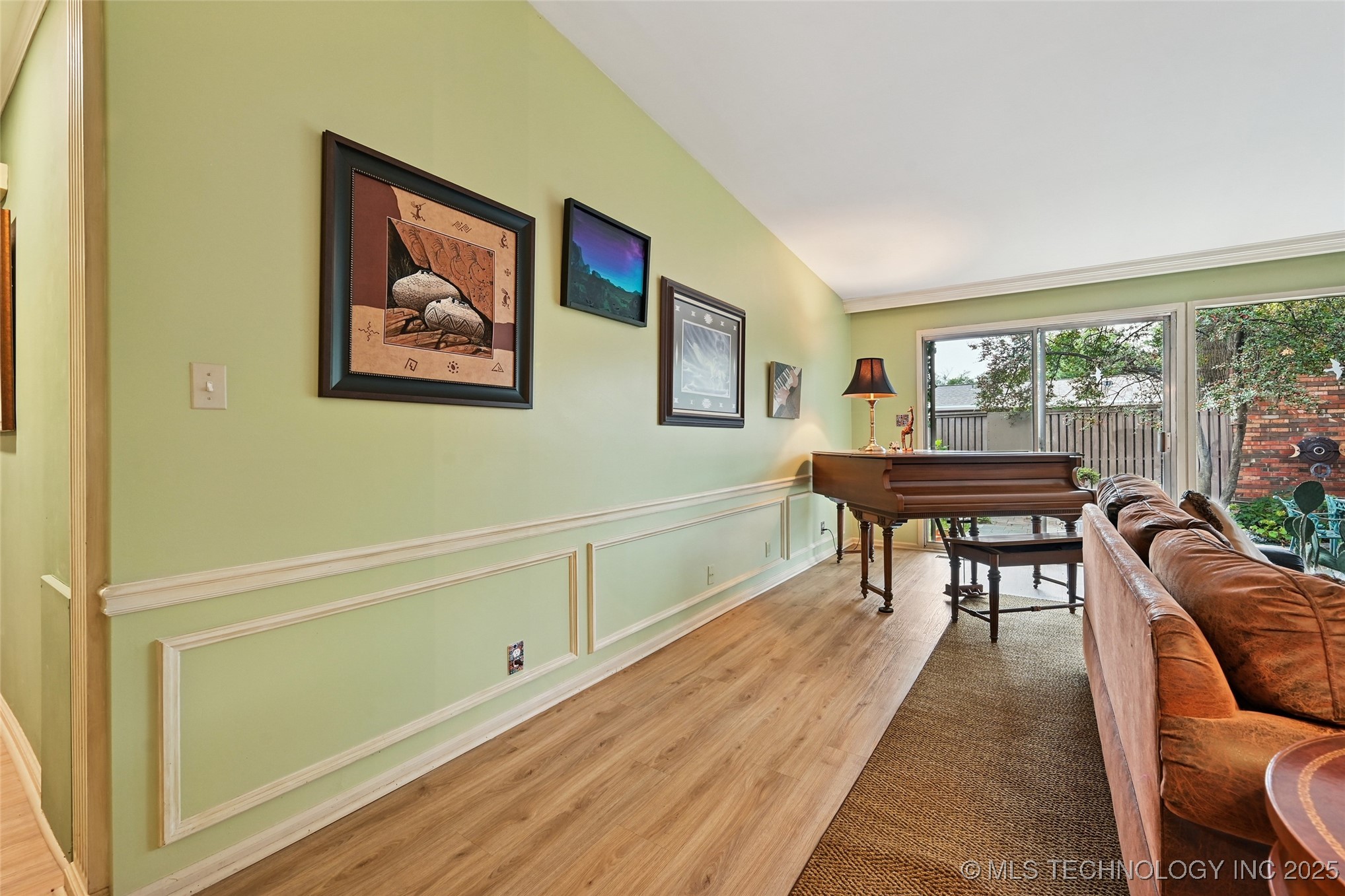 2112 E 60th Street J6 Property Photo 20