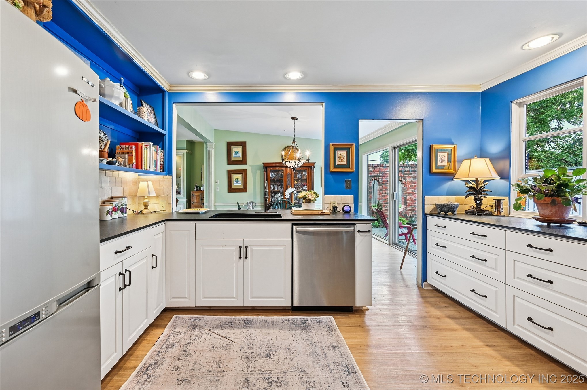 2112 E 60th Street J6 Property Photo 27