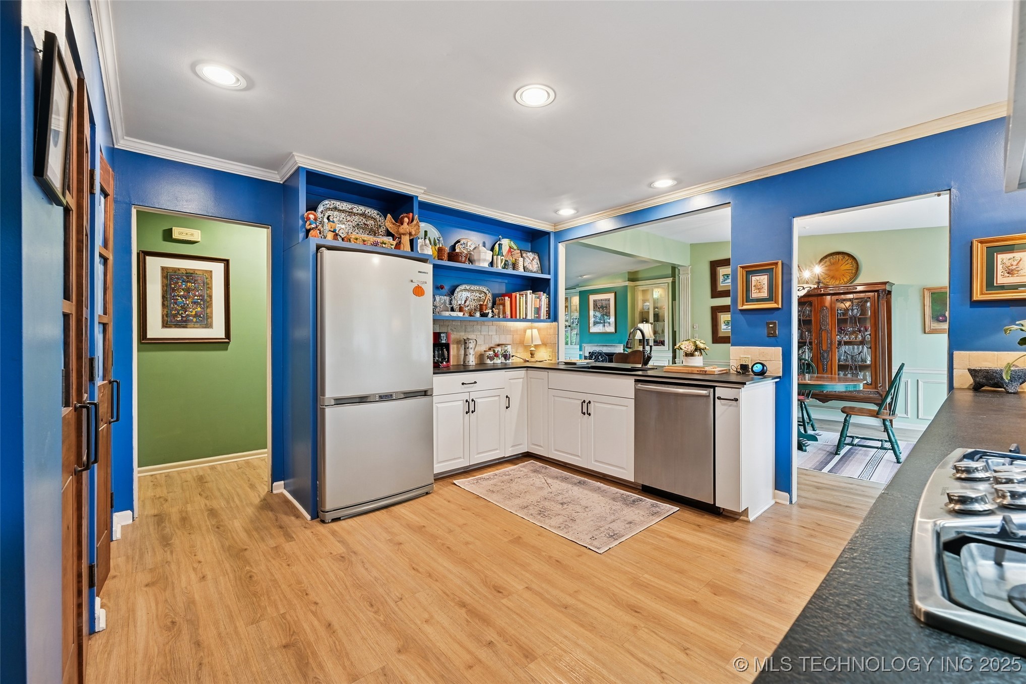 2112 E 60th Street J6 Property Photo 28