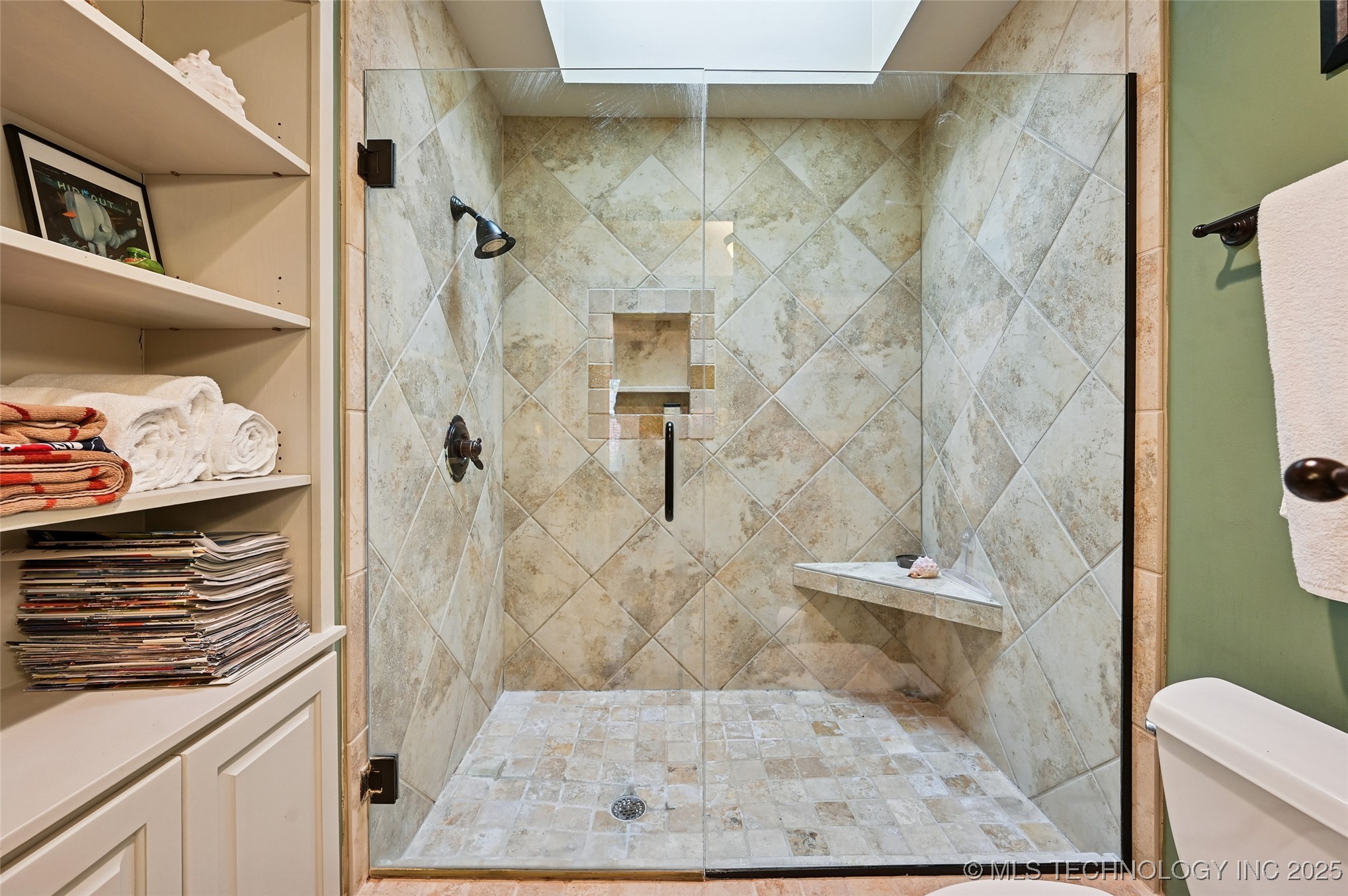 2112 E 60th Street J6 Property Photo 36