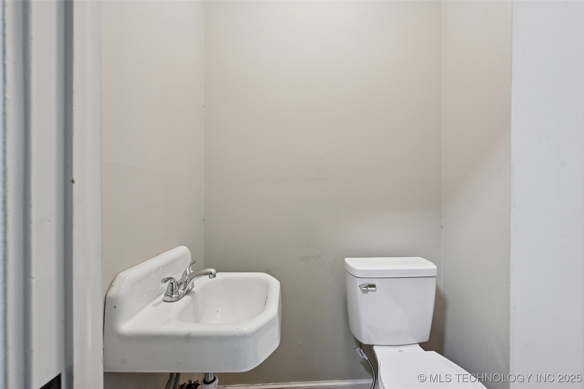 2112 E 60th Street J6 Property Photo 48