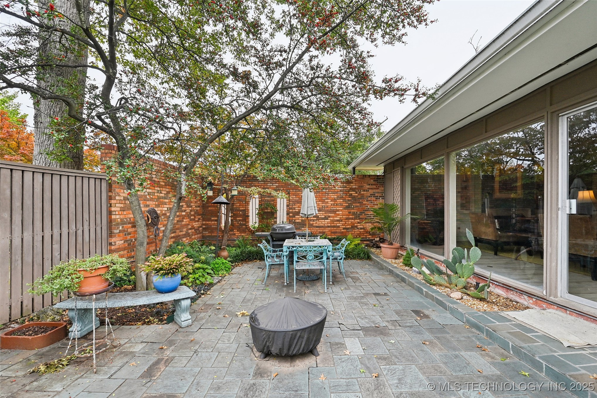 2112 E 60th Street J6 Property Photo 50