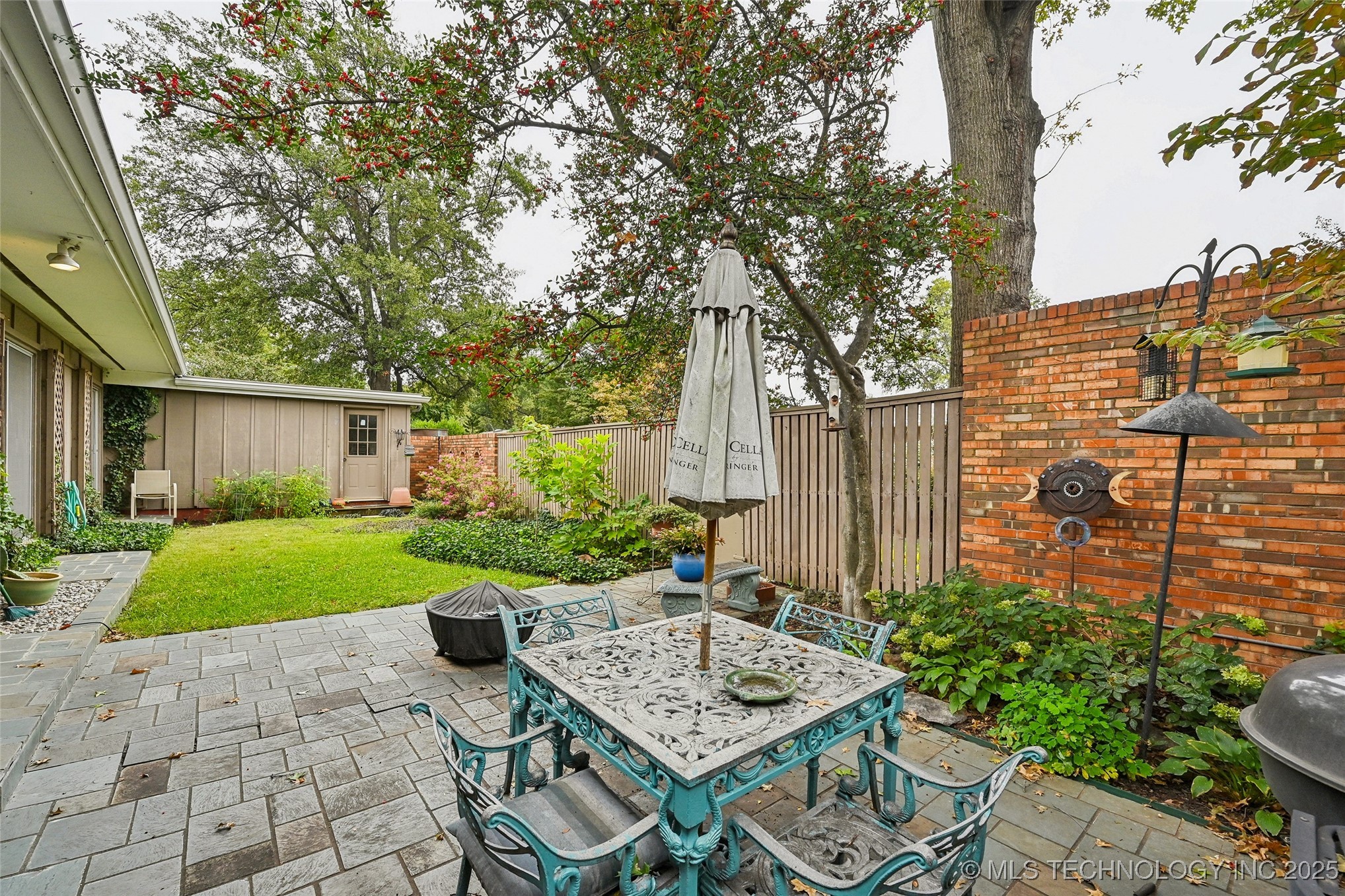 2112 E 60th Street J6 Property Photo 51