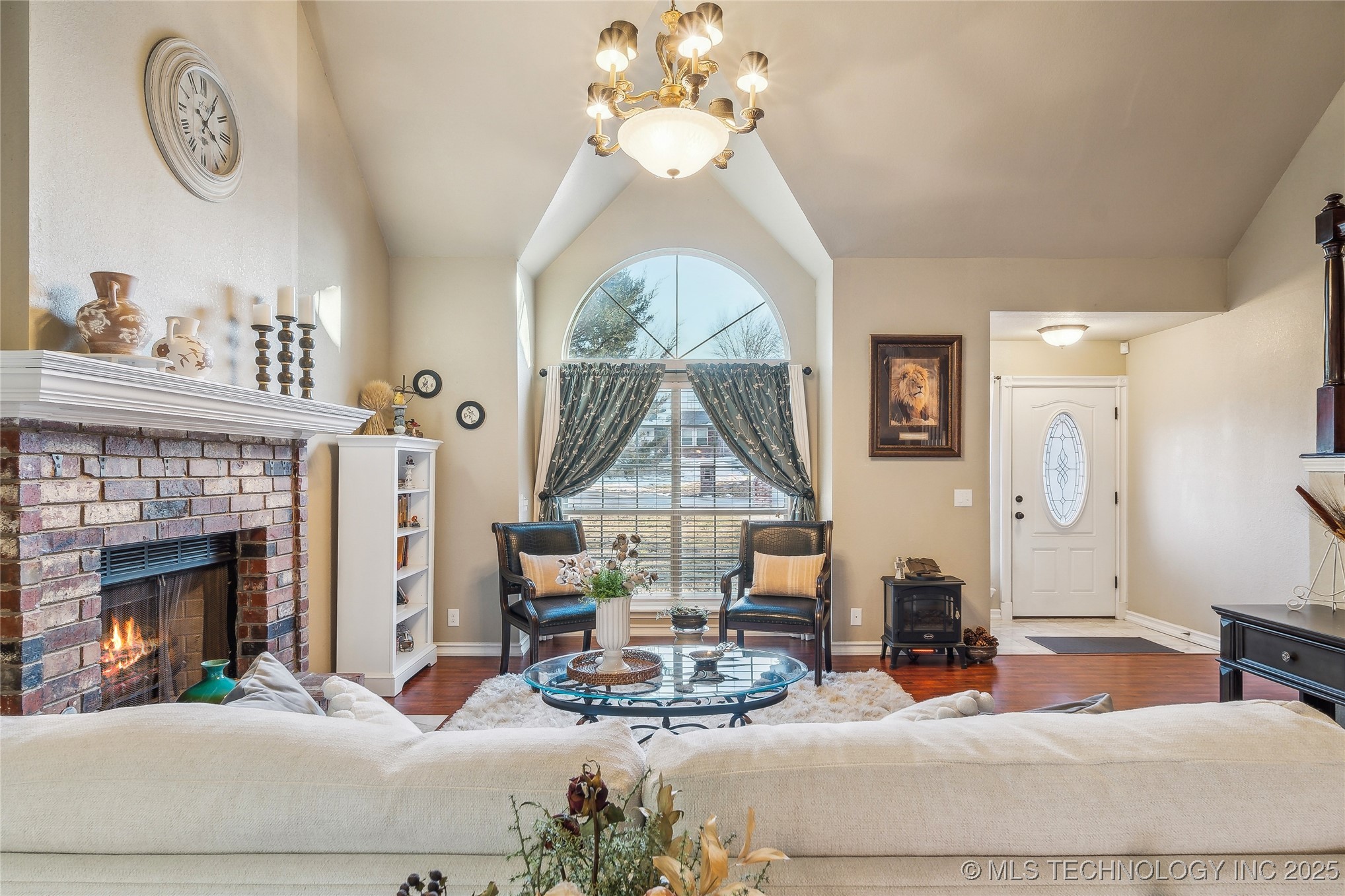 24055 King Court Property Photo 9