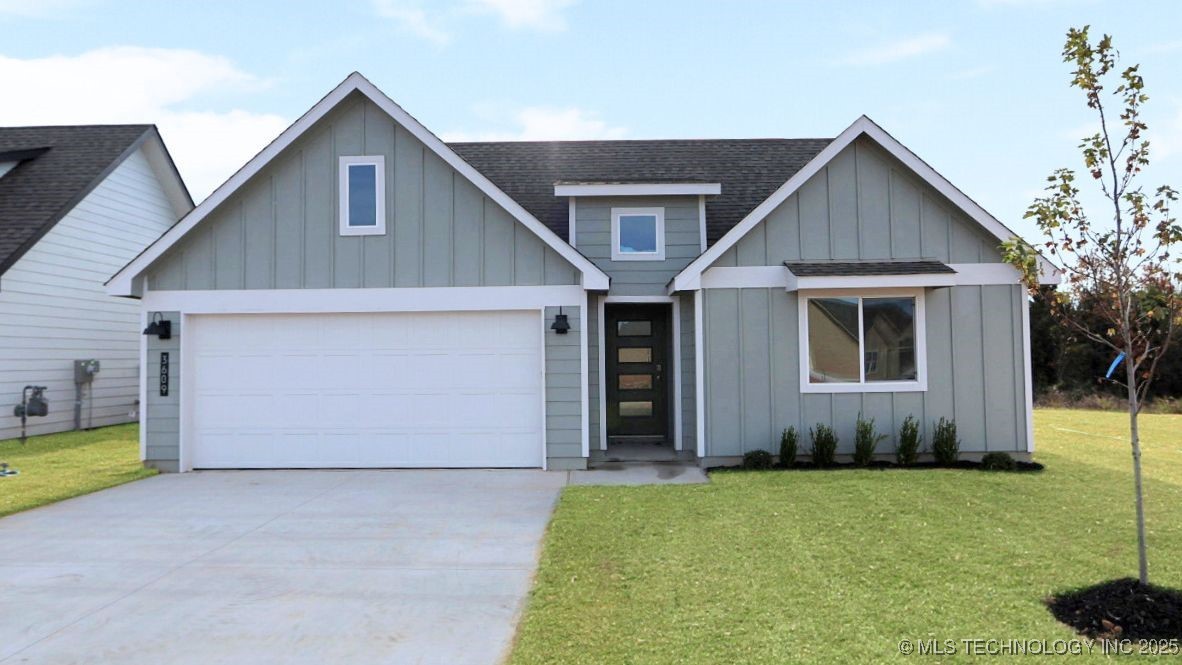 3609 E Lincoln Street Property Photo 1