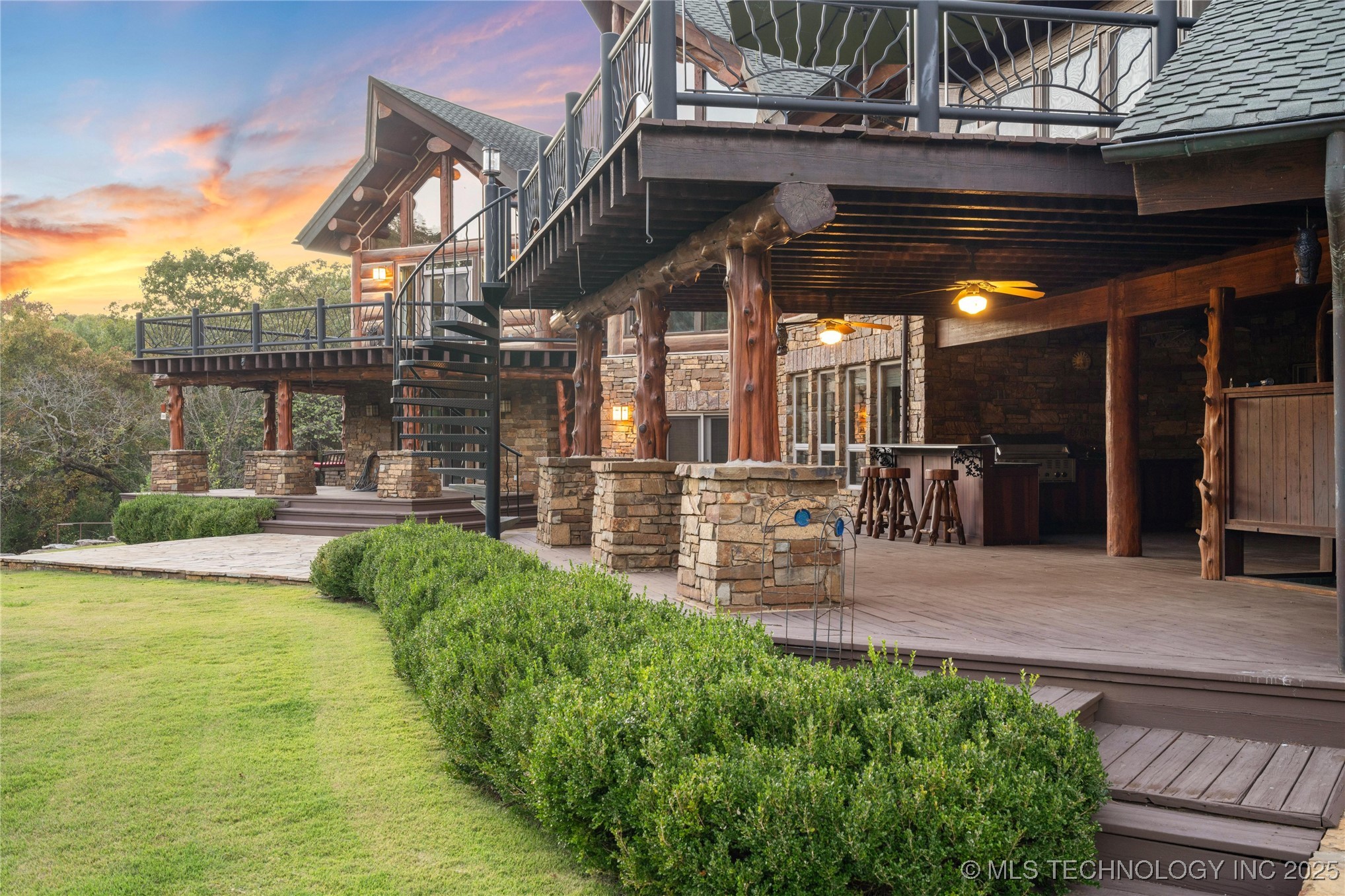 13468 N Hwy 10 Property Photo 2