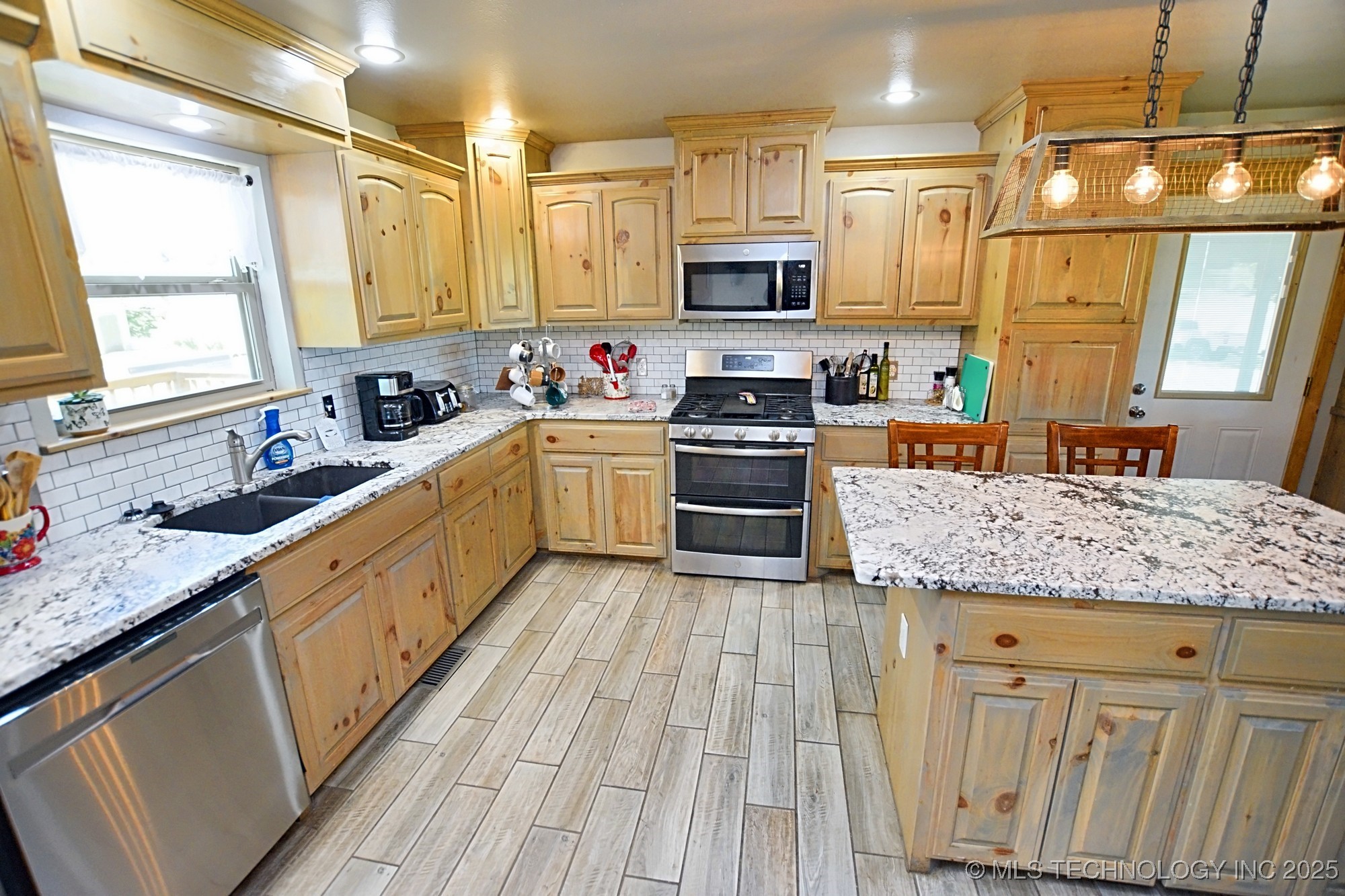 12219 Hwy 62 Property Photo 8