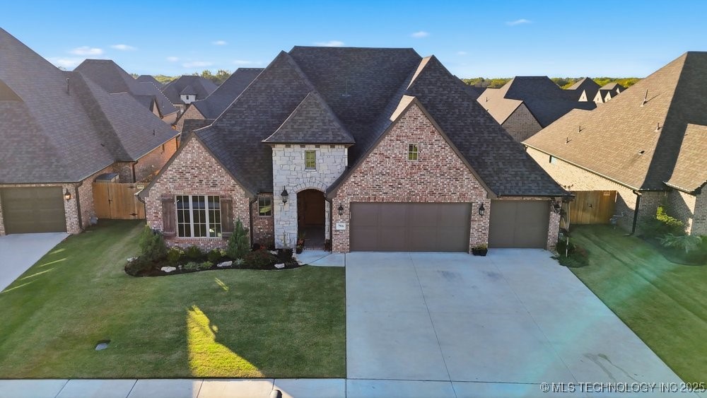 7916 N 147th East Avenue Property Photo 3