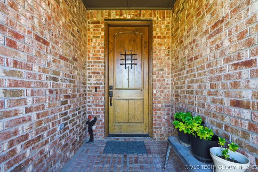 7916 N 147th East Avenue Property Photo 4