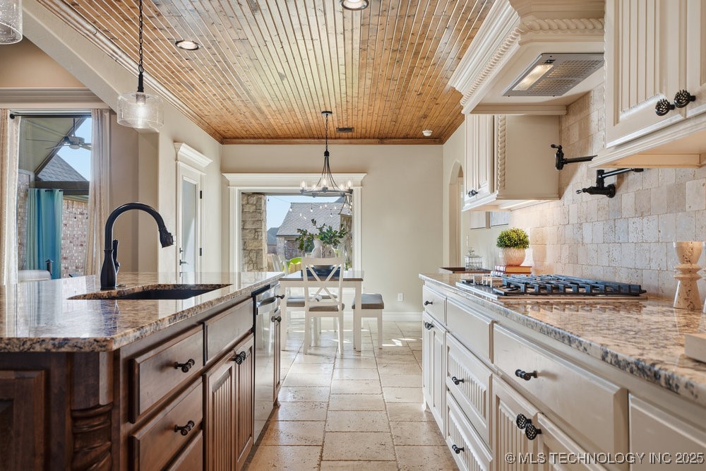 7916 N 147th East Avenue Property Photo 20