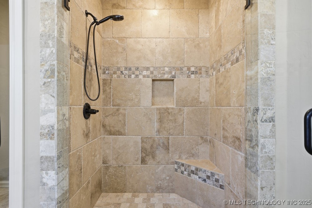 7916 N 147th East Avenue Property Photo 34