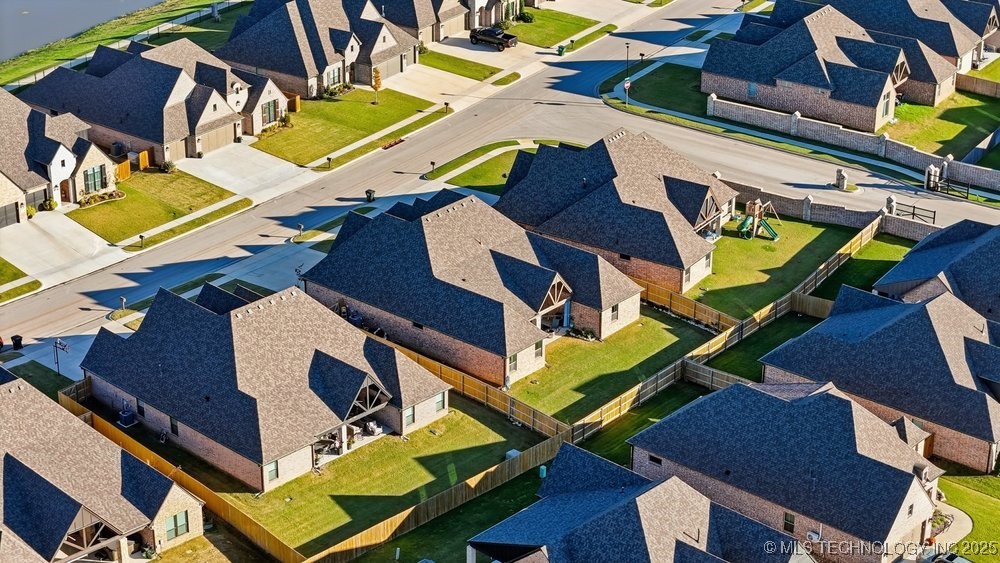 7916 N 147th East Avenue Property Photo 43