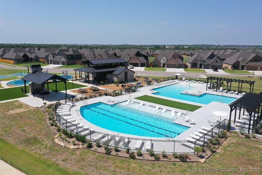 7916 N 147th East Avenue Property Photo 46