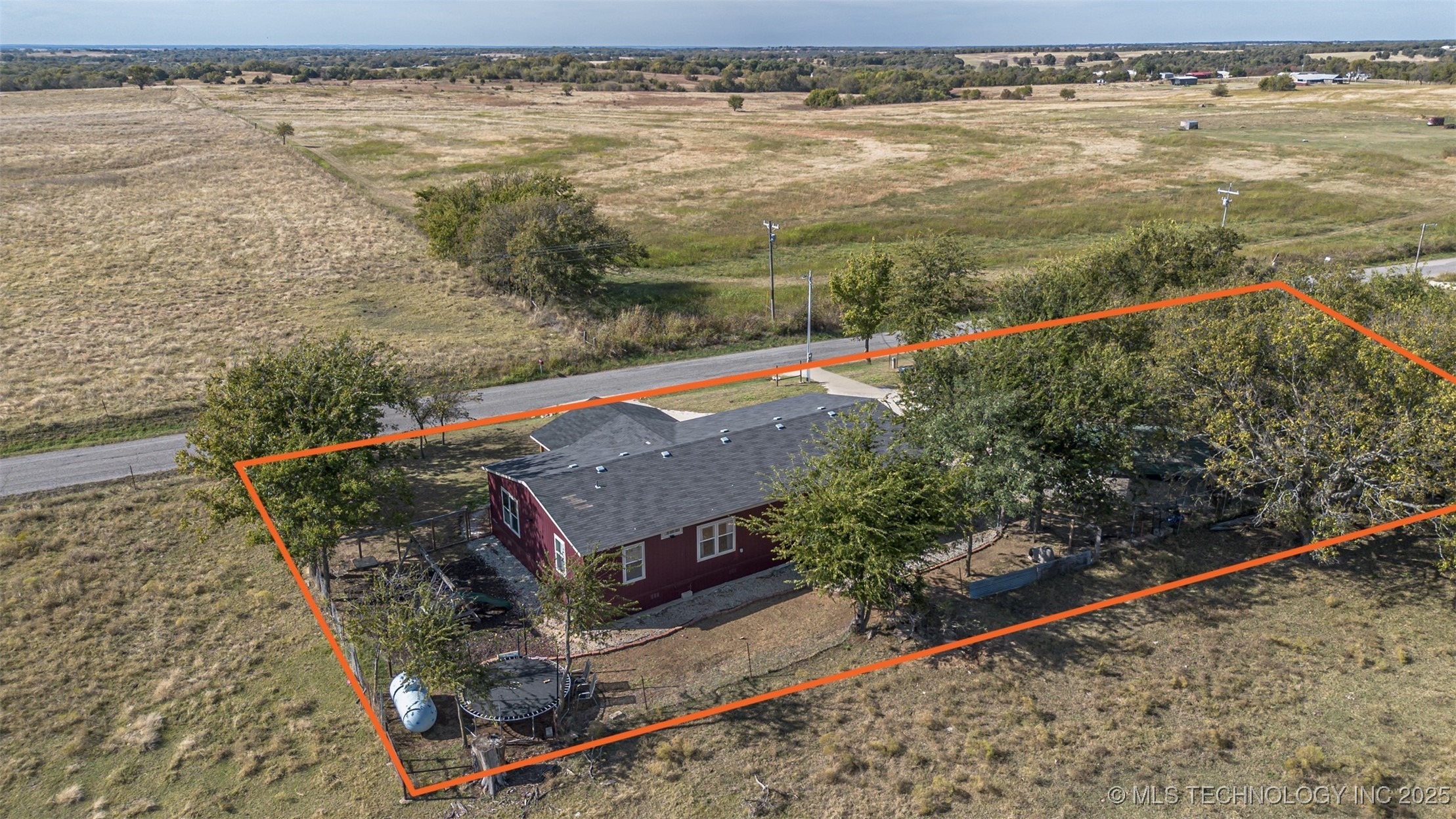 5021 W 14th Property Photo 4