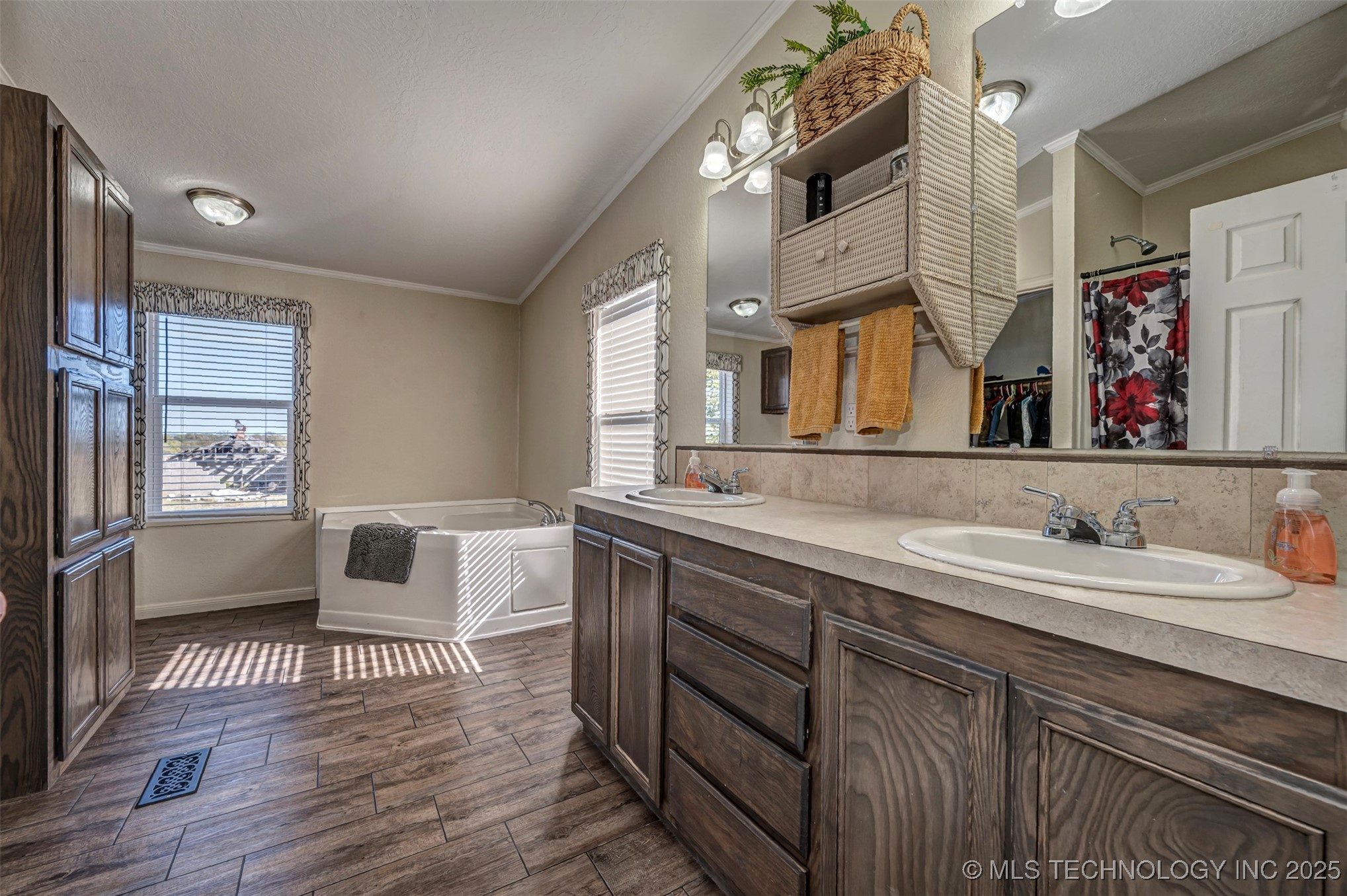 5021 W 14th Property Photo 17