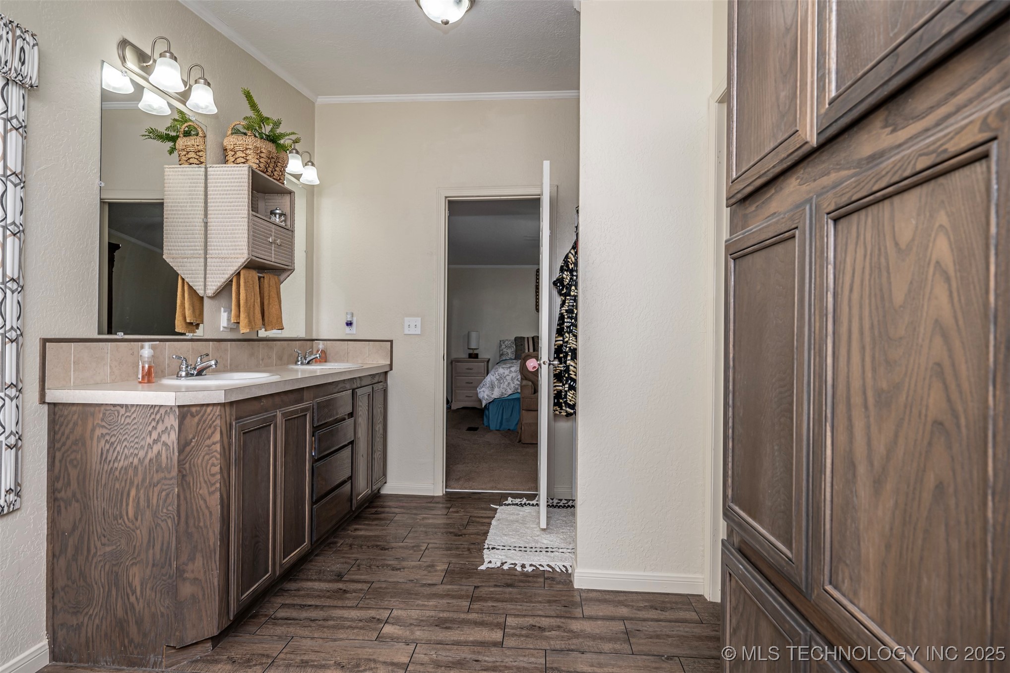 5021 W 14th Property Photo 18