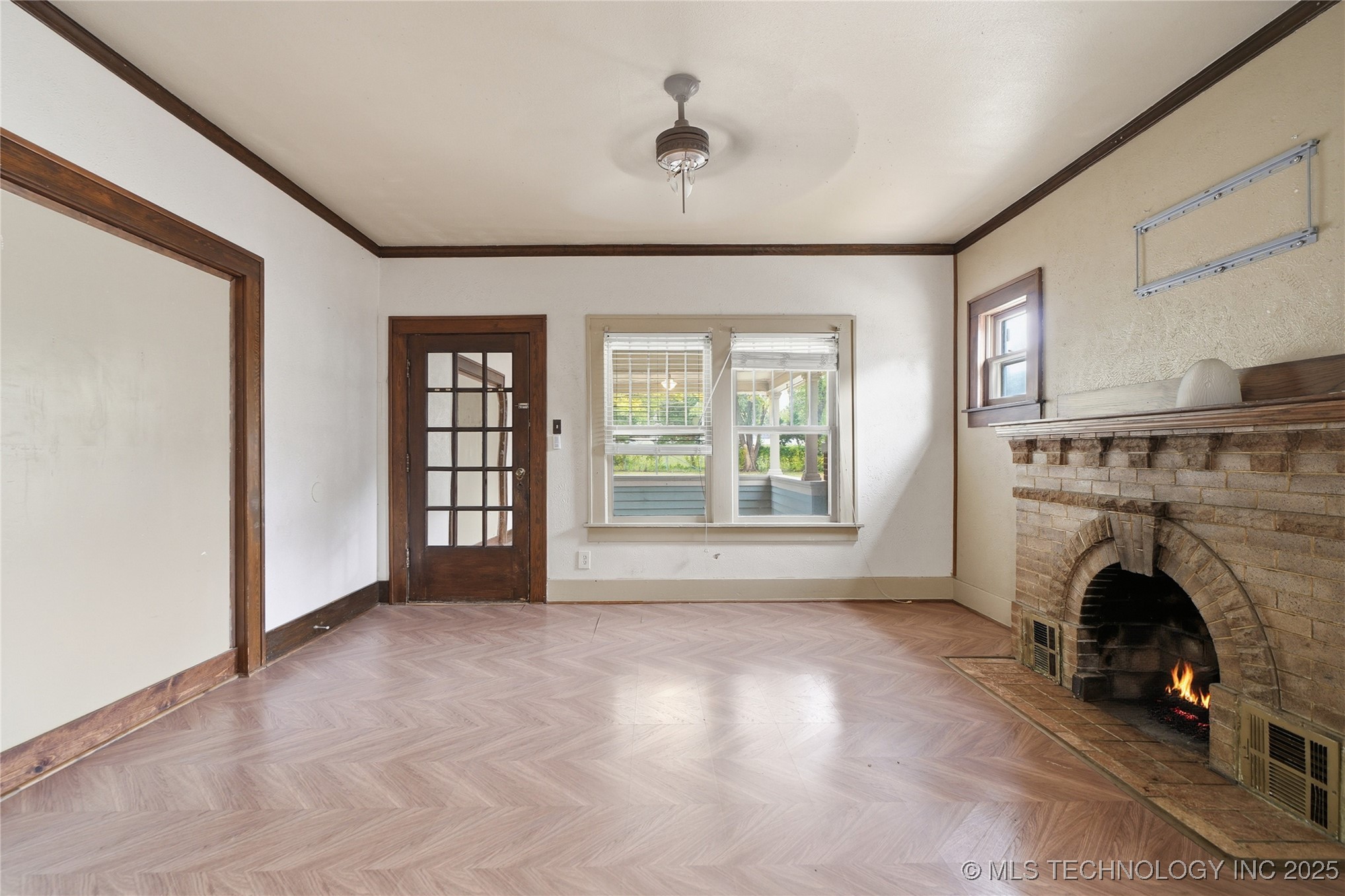 1916 E 14th Street Property Photo 8