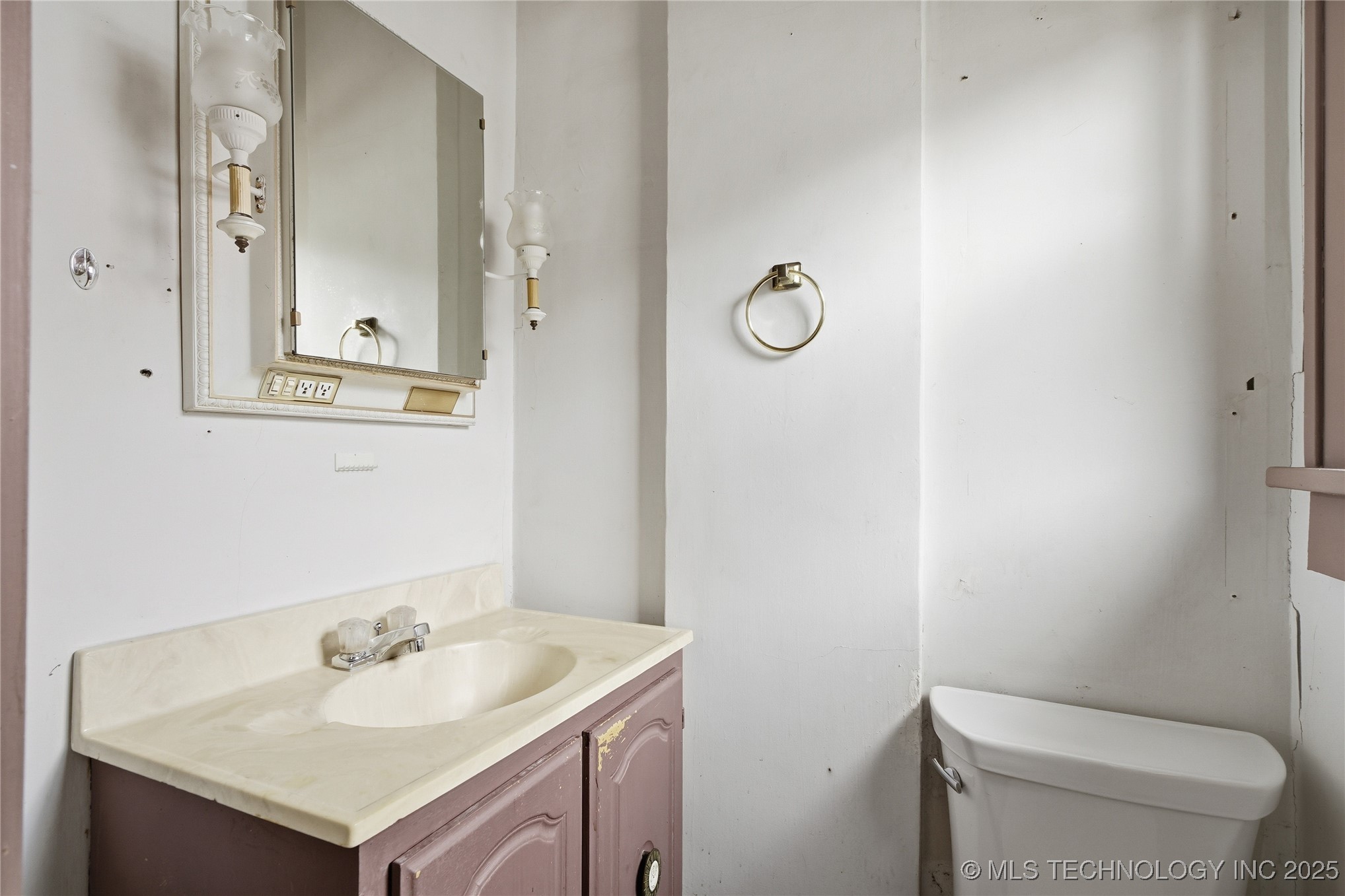 1916 E 14th Street Property Photo 22