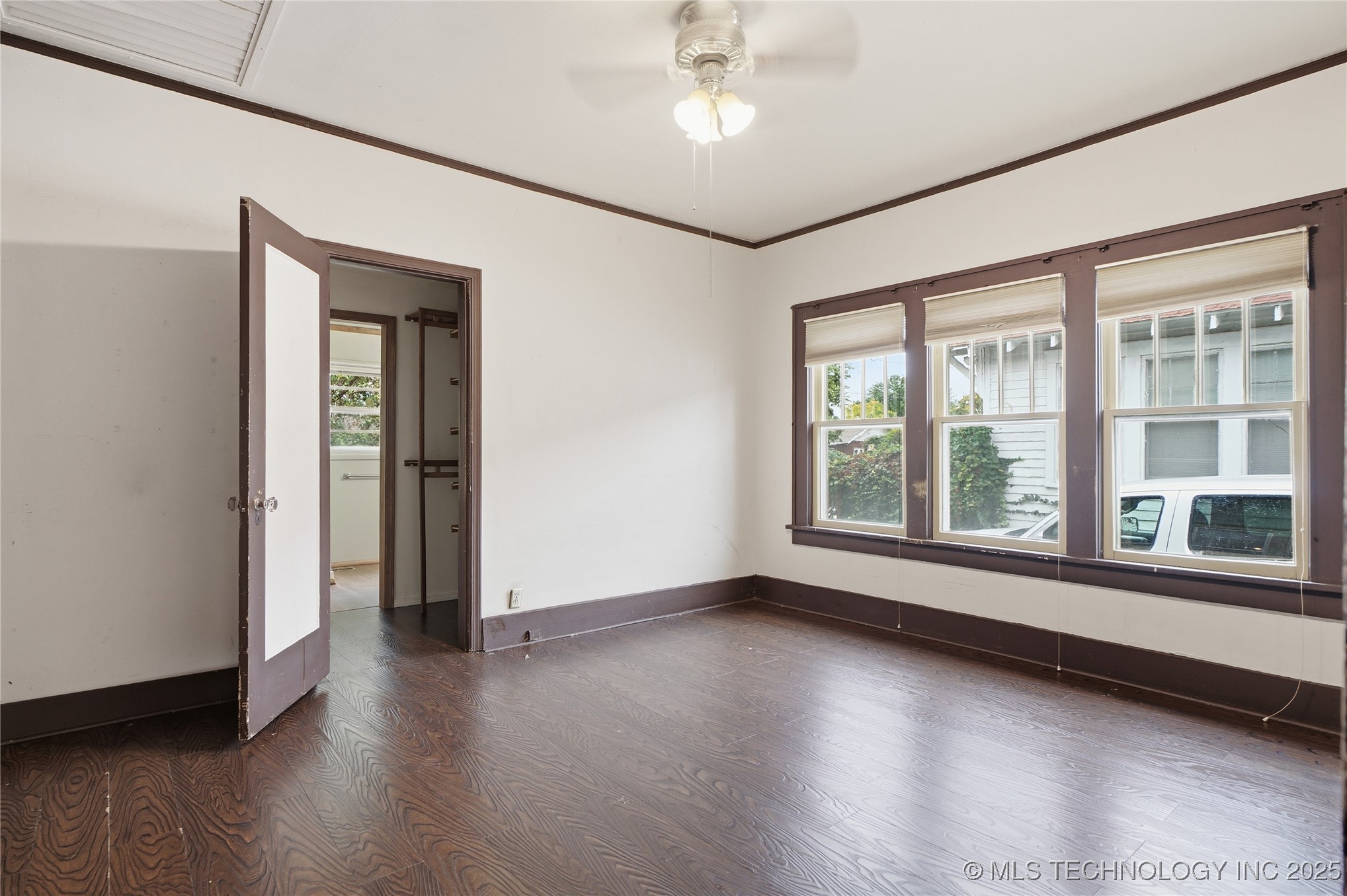 1916 E 14th Street Property Photo 23