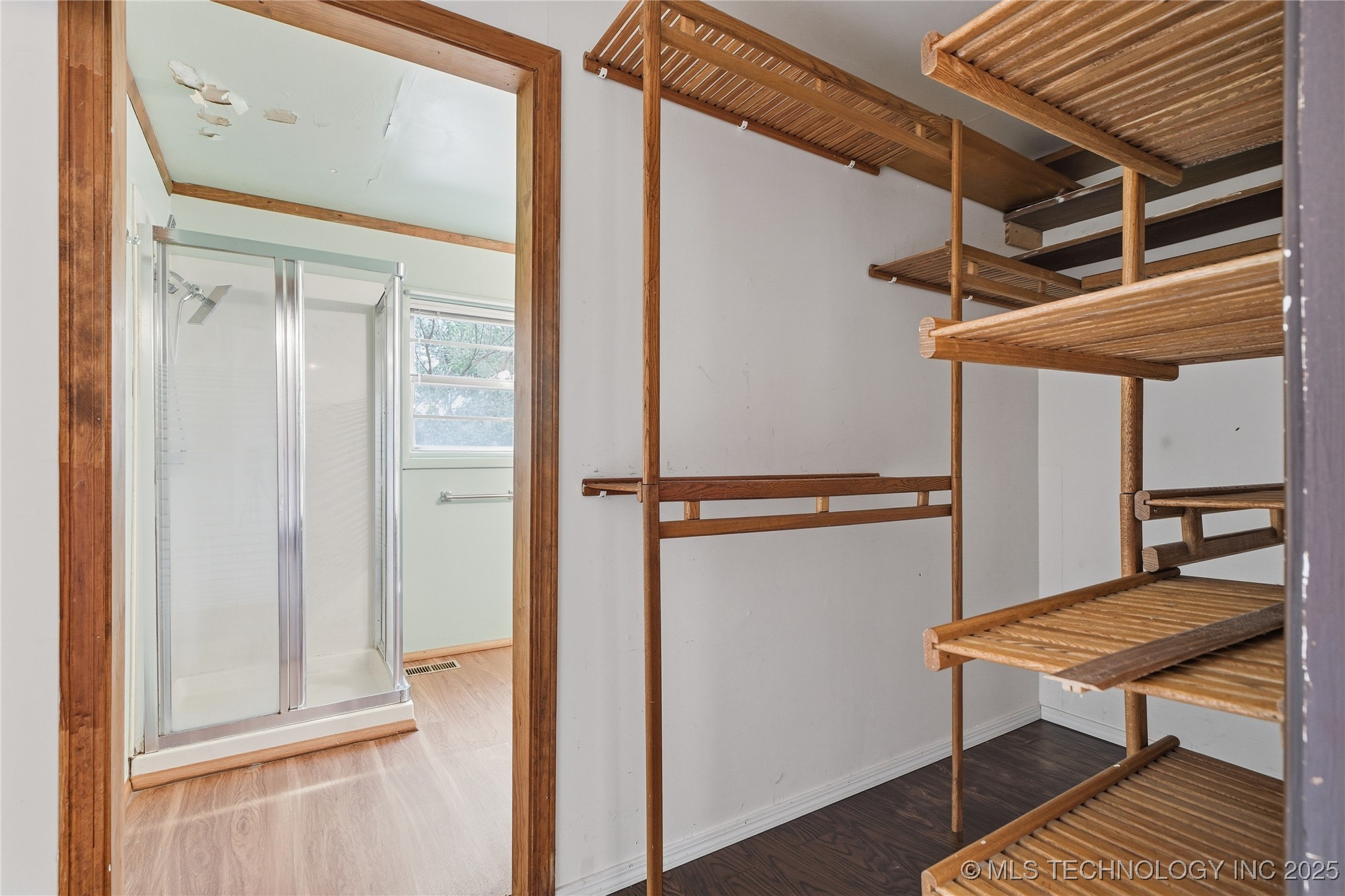 1916 E 14th Street Property Photo 25