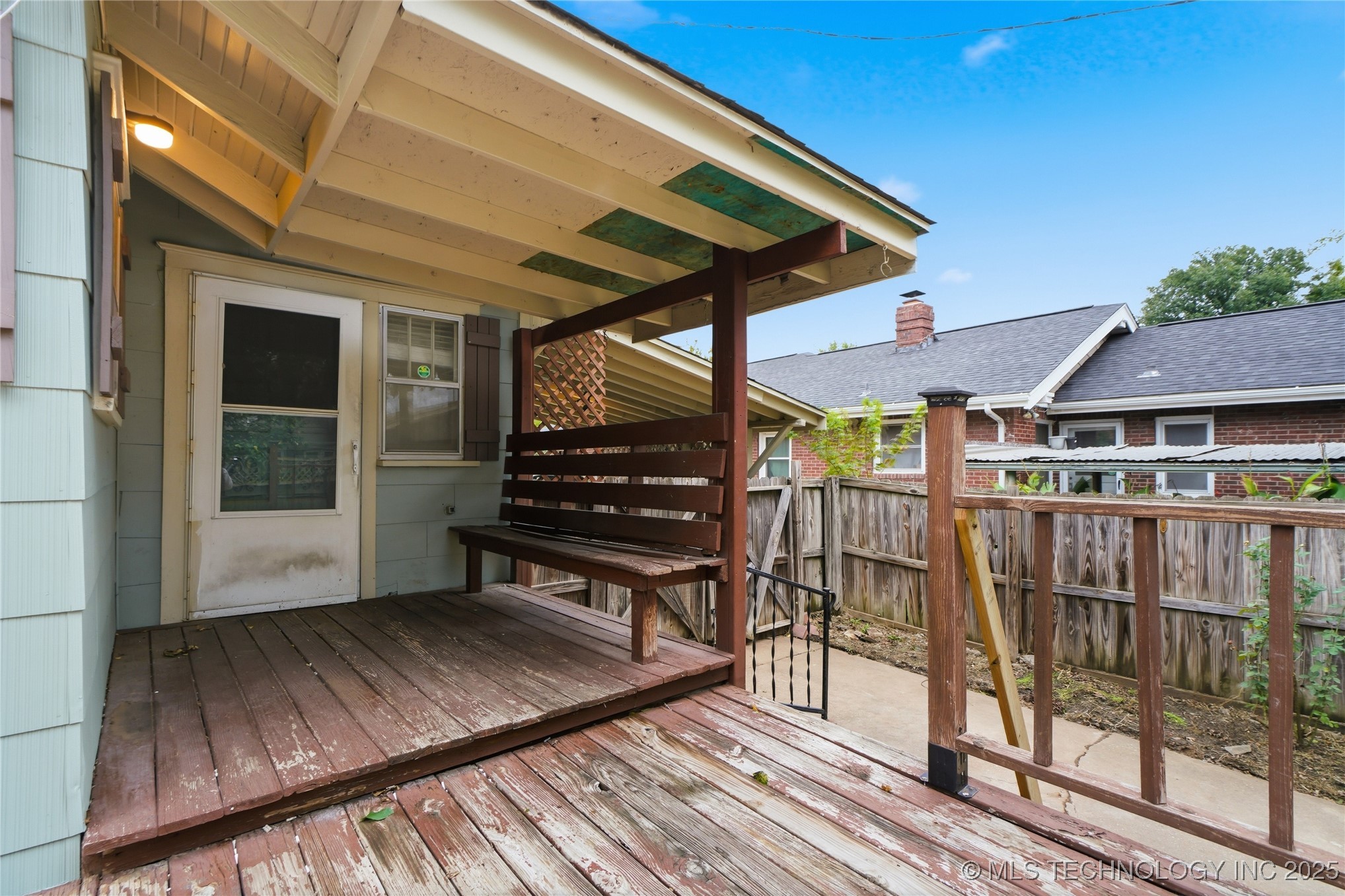 1916 E 14th Street Property Photo 31