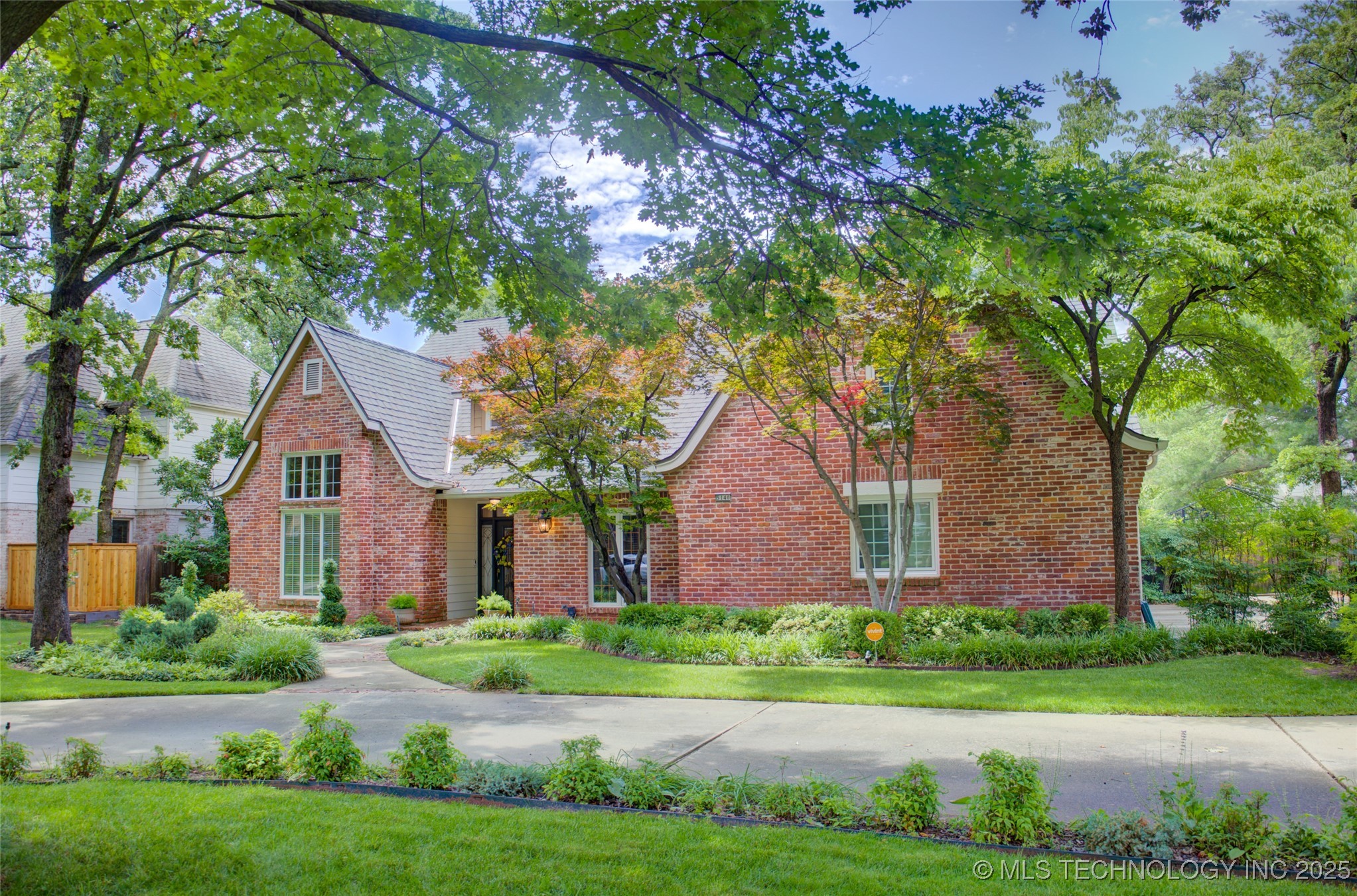 5140 E 107th Place Property Photo 2