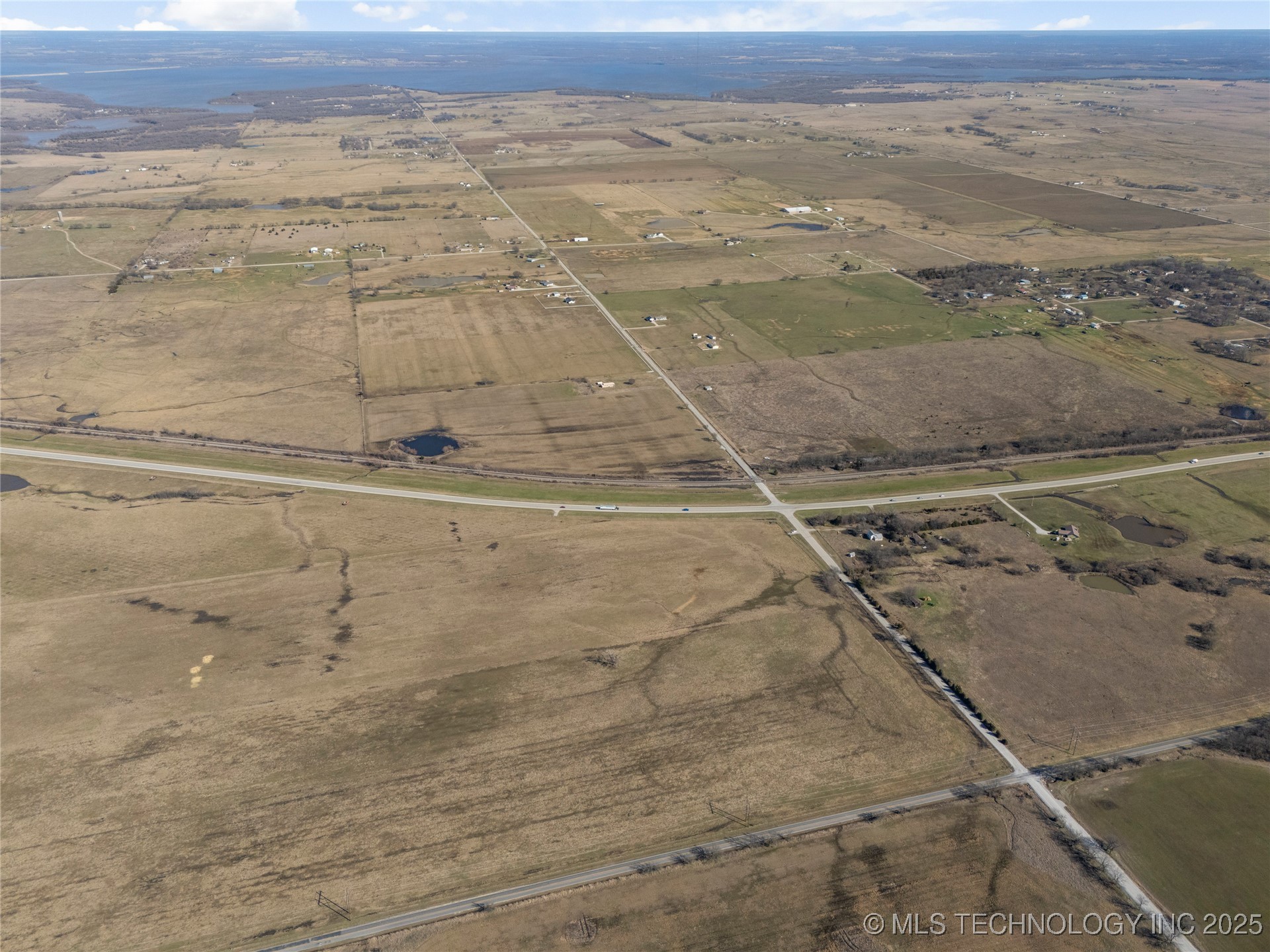 7001 E 330 Road Property Photo 20