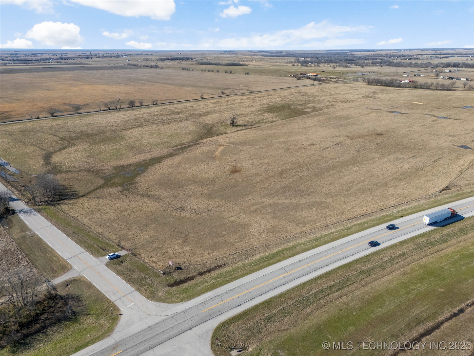 7001 E 330 Road Property Photo 22