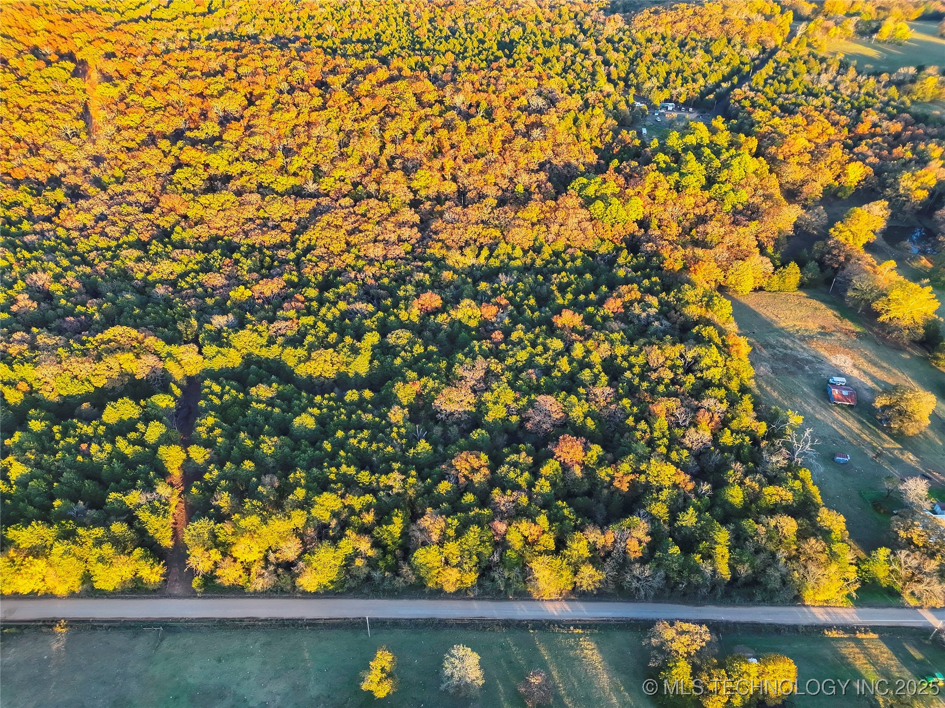 1 E 1000 Road Property Photo 14