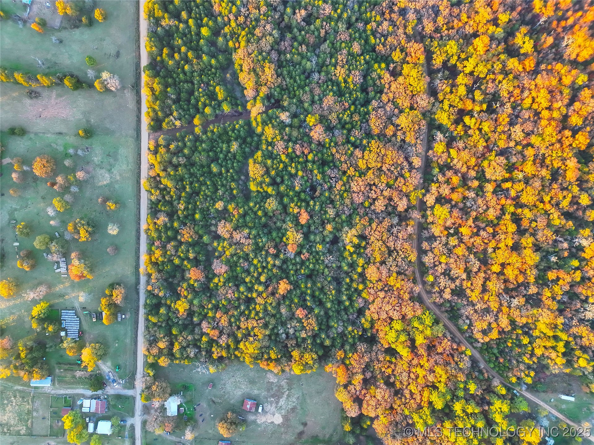 1 E 1000 Road Property Photo 16