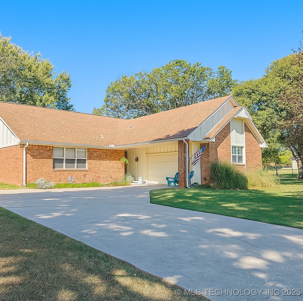 1747 E Mcgill Circle Property Photo 4