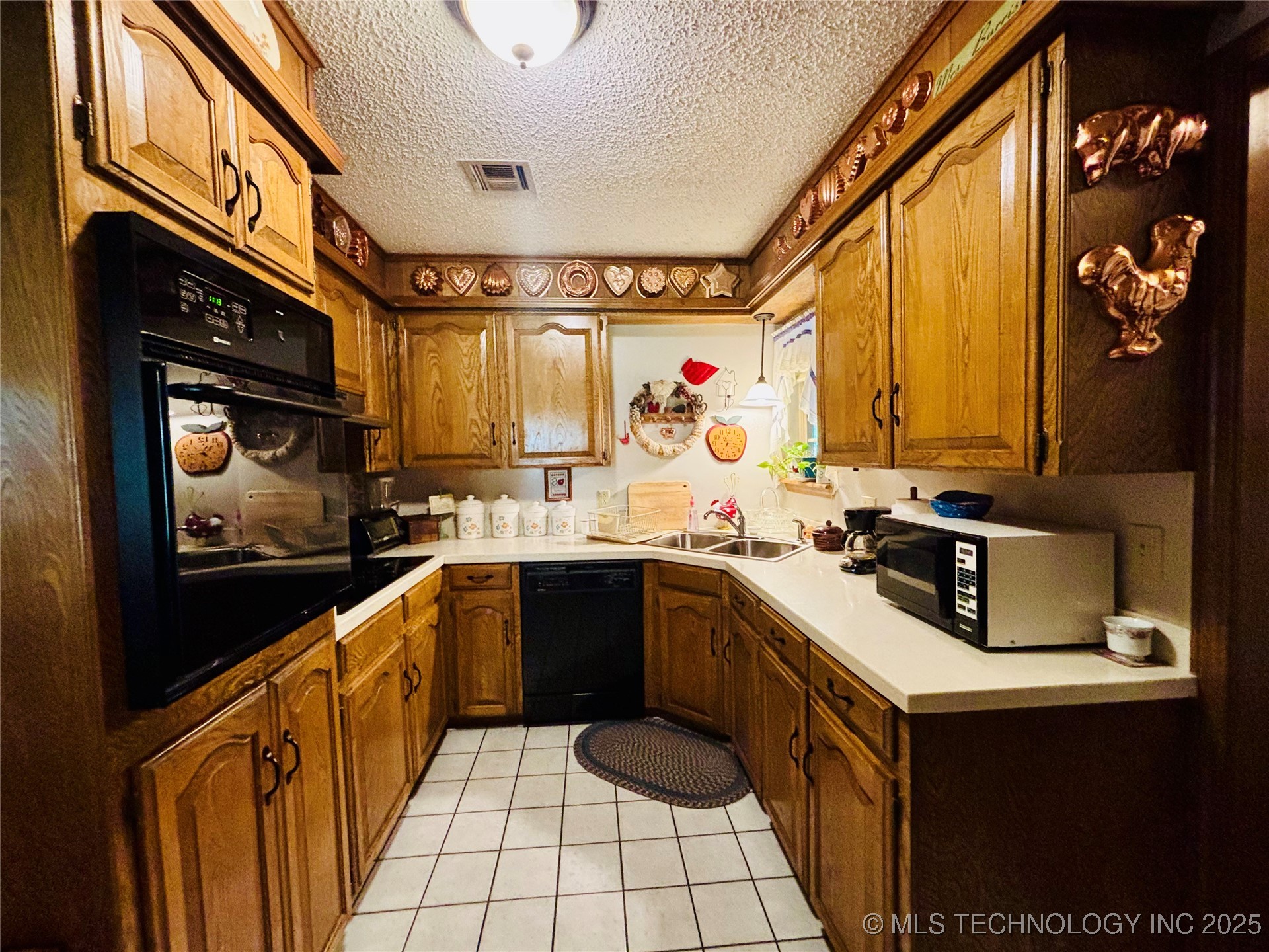 1747 E Mcgill Circle Property Photo 13