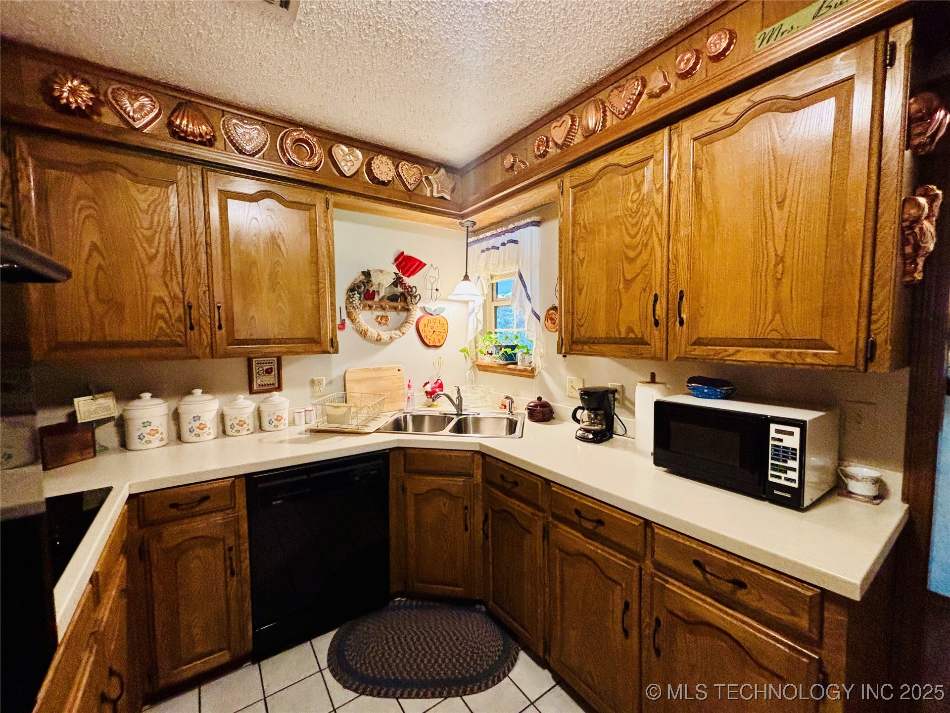 1747 E Mcgill Circle Property Photo 16