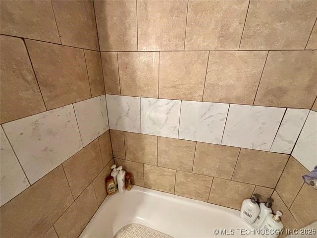 2919 Elgin Street Property Photo 11