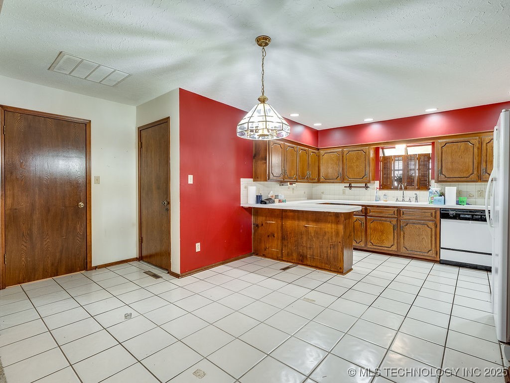 2431 Foliage Property Photo 9