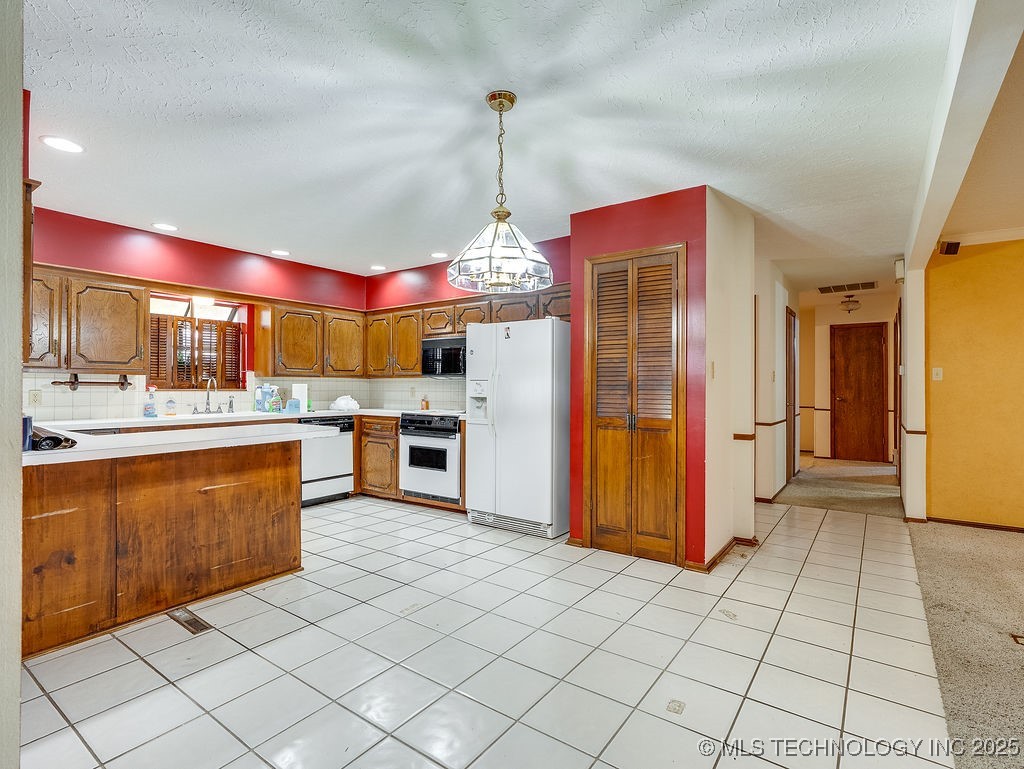 2431 Foliage Property Photo 10