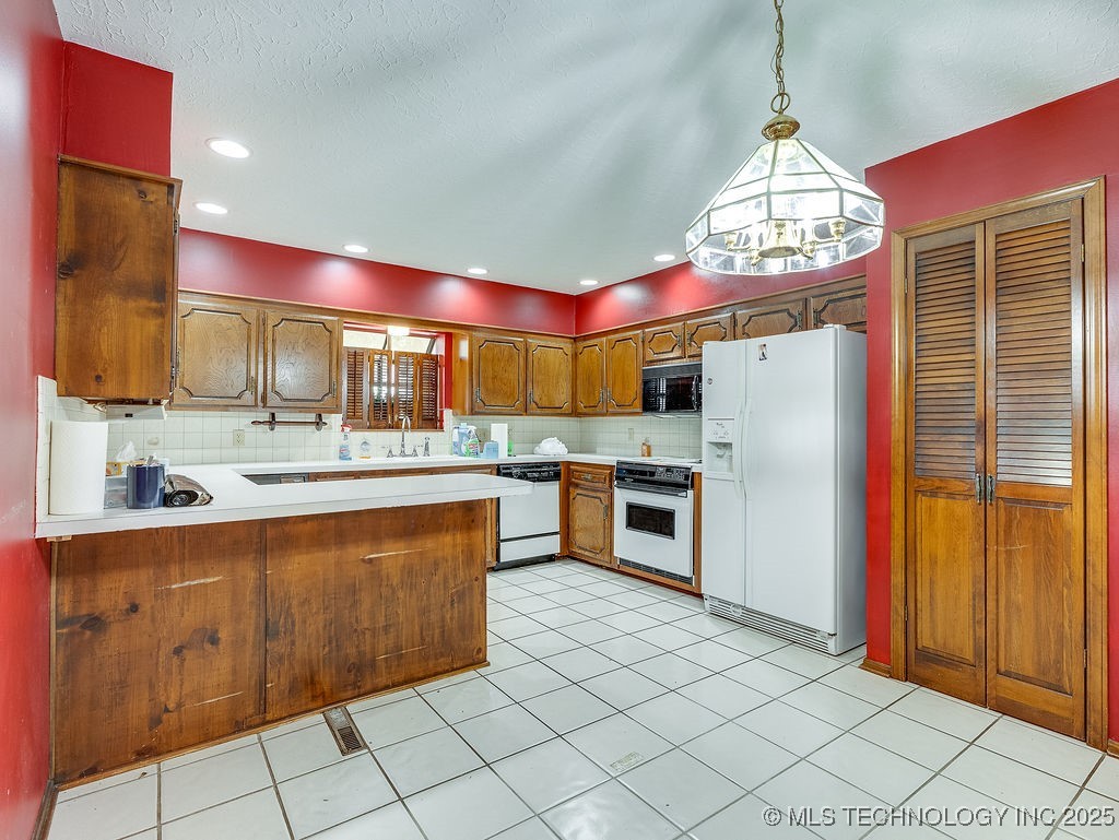 2431 Foliage Property Photo 11