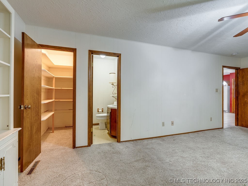 2431 Foliage Property Photo 15