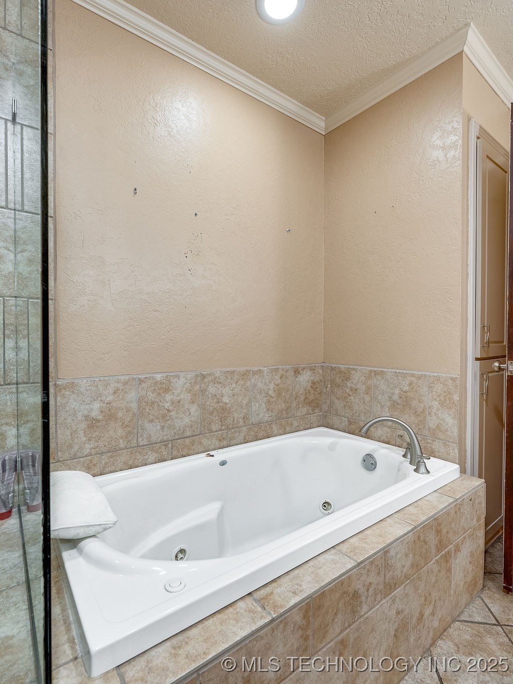 2431 Foliage Property Photo 23