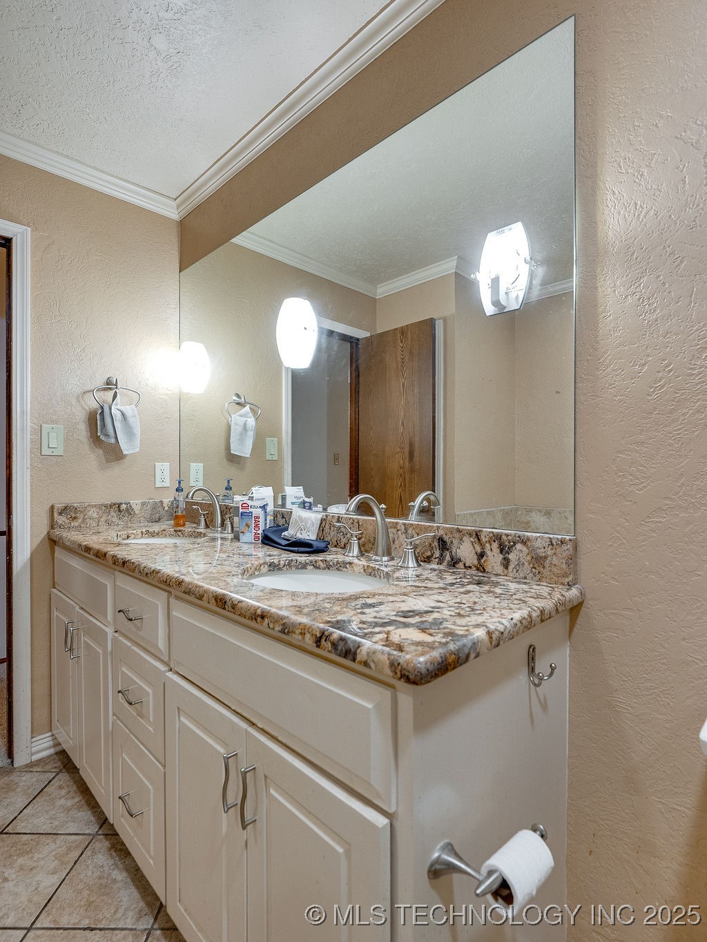 2431 Foliage Property Photo 24