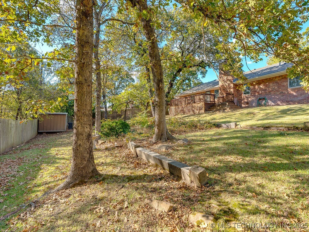 2431 Foliage Property Photo 32