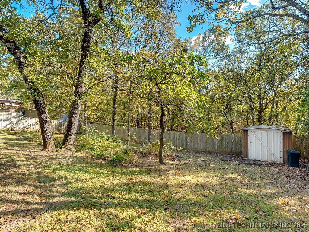 2431 Foliage Property Photo 34