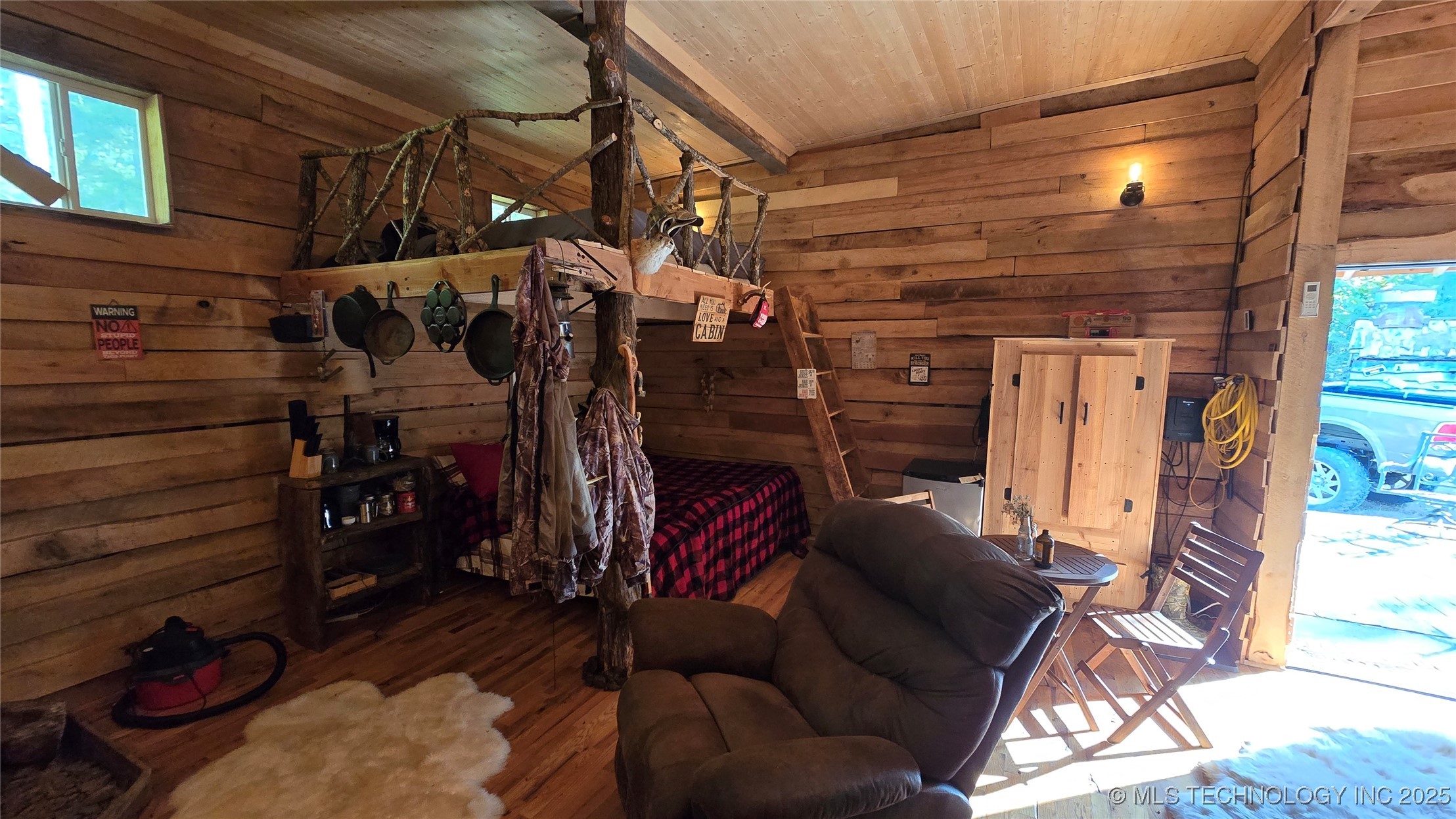 288670 Cemetery Road Property Photo 14