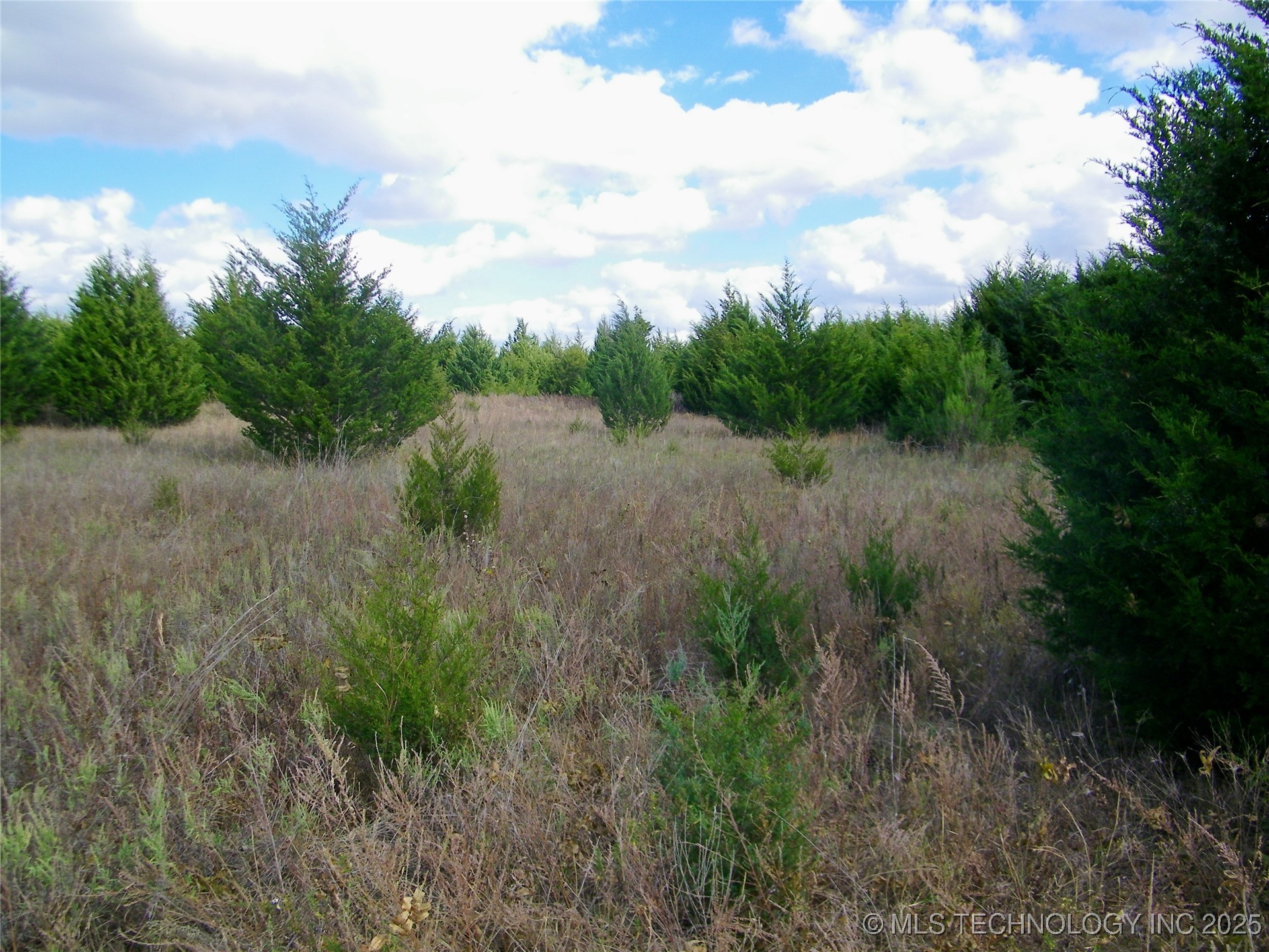 E 1020 Road Property Photo 2