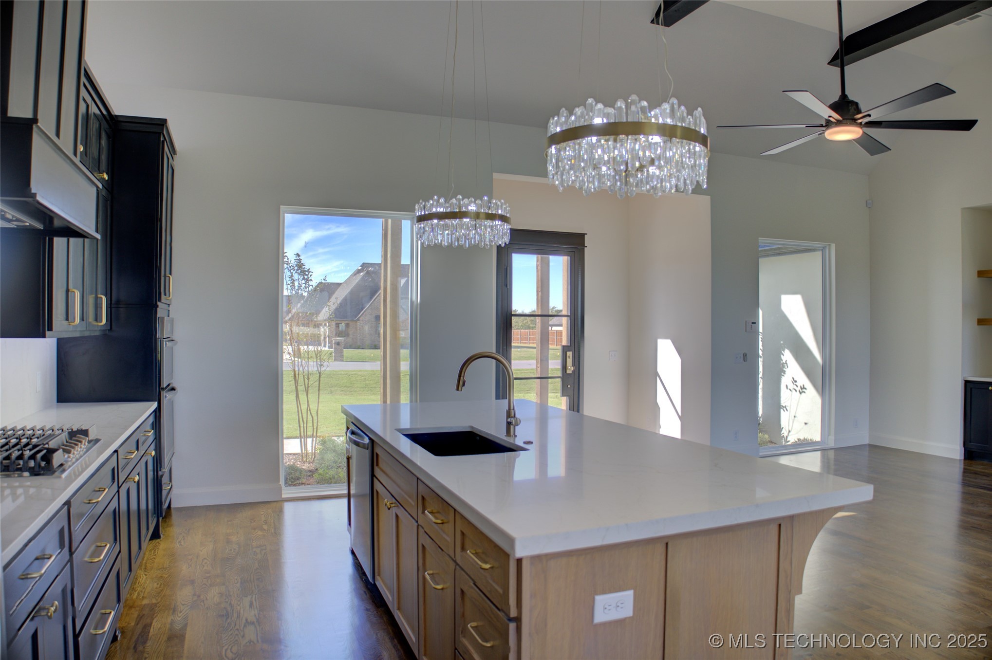 17815 S 42nd East Avenue Property Photo 13